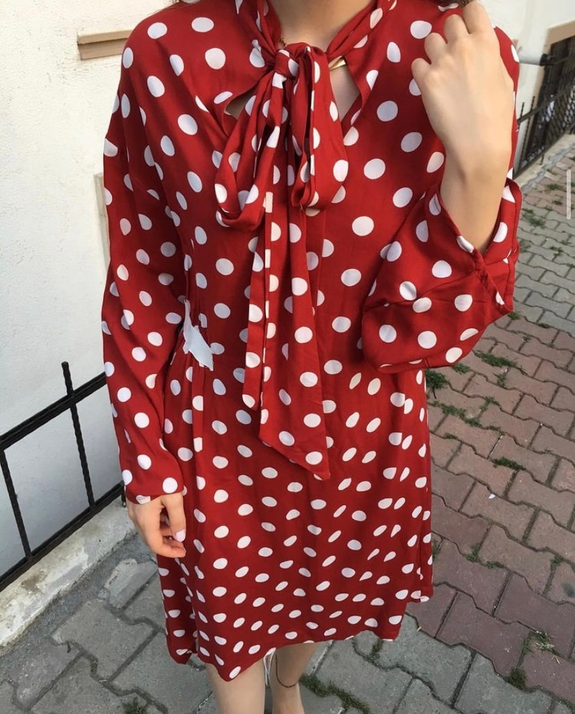 Kırmızı Puantiye Elbise