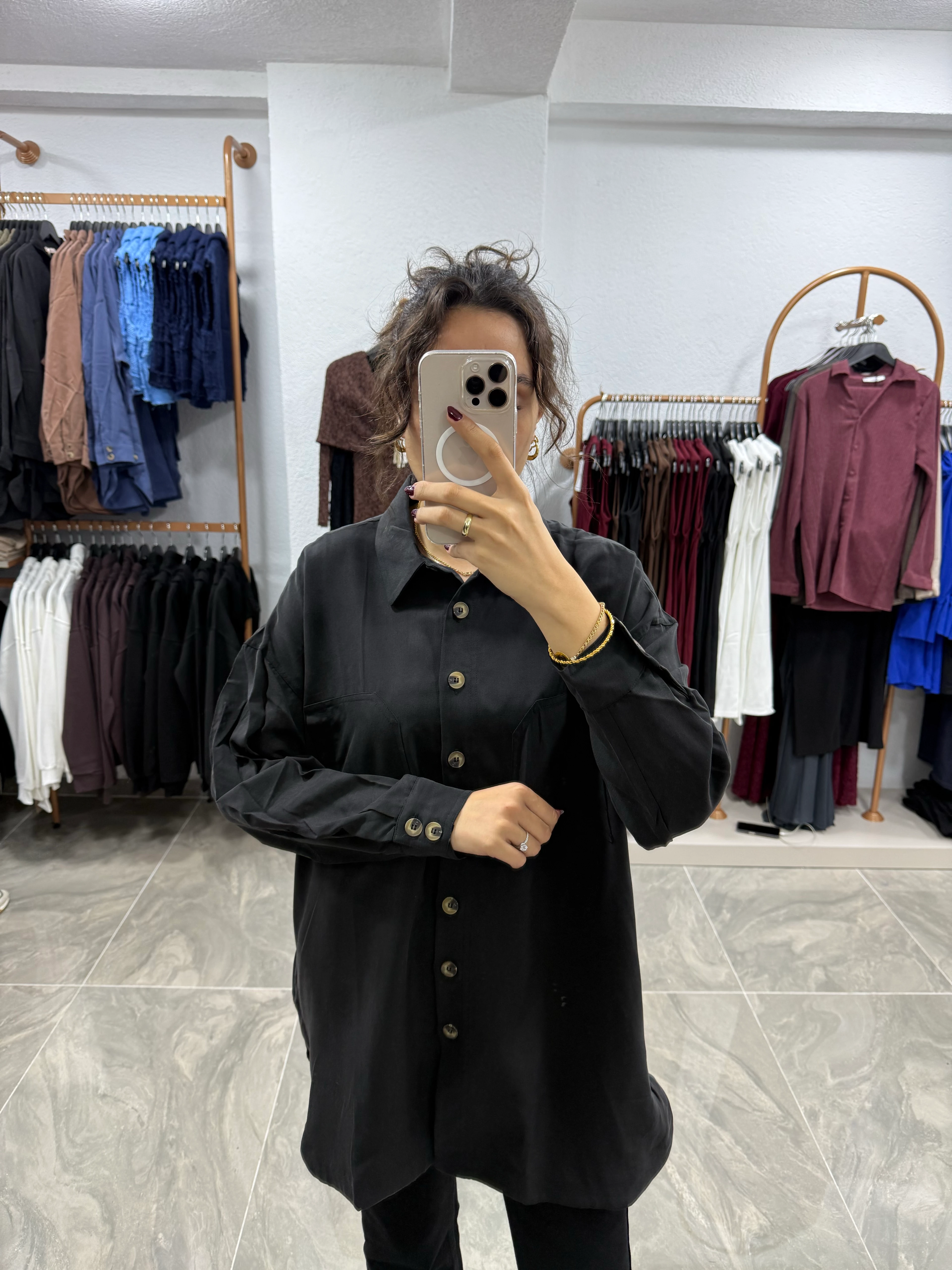 DÜĞMELİ OVERSIZE TENSEL GÖMLEK - SİYAH