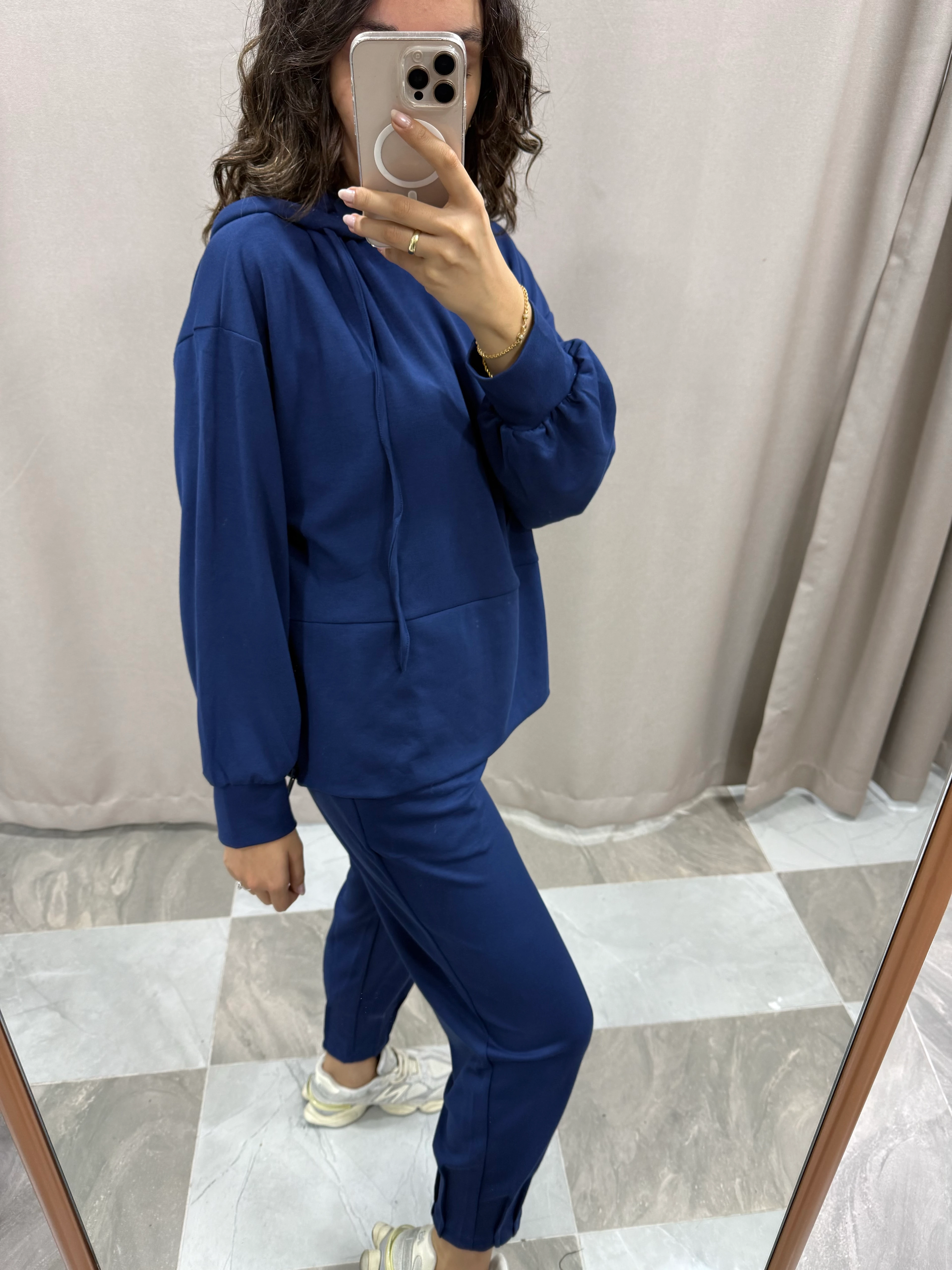 FERMUAR DETAYLI EŞOFMAN TAKIMI