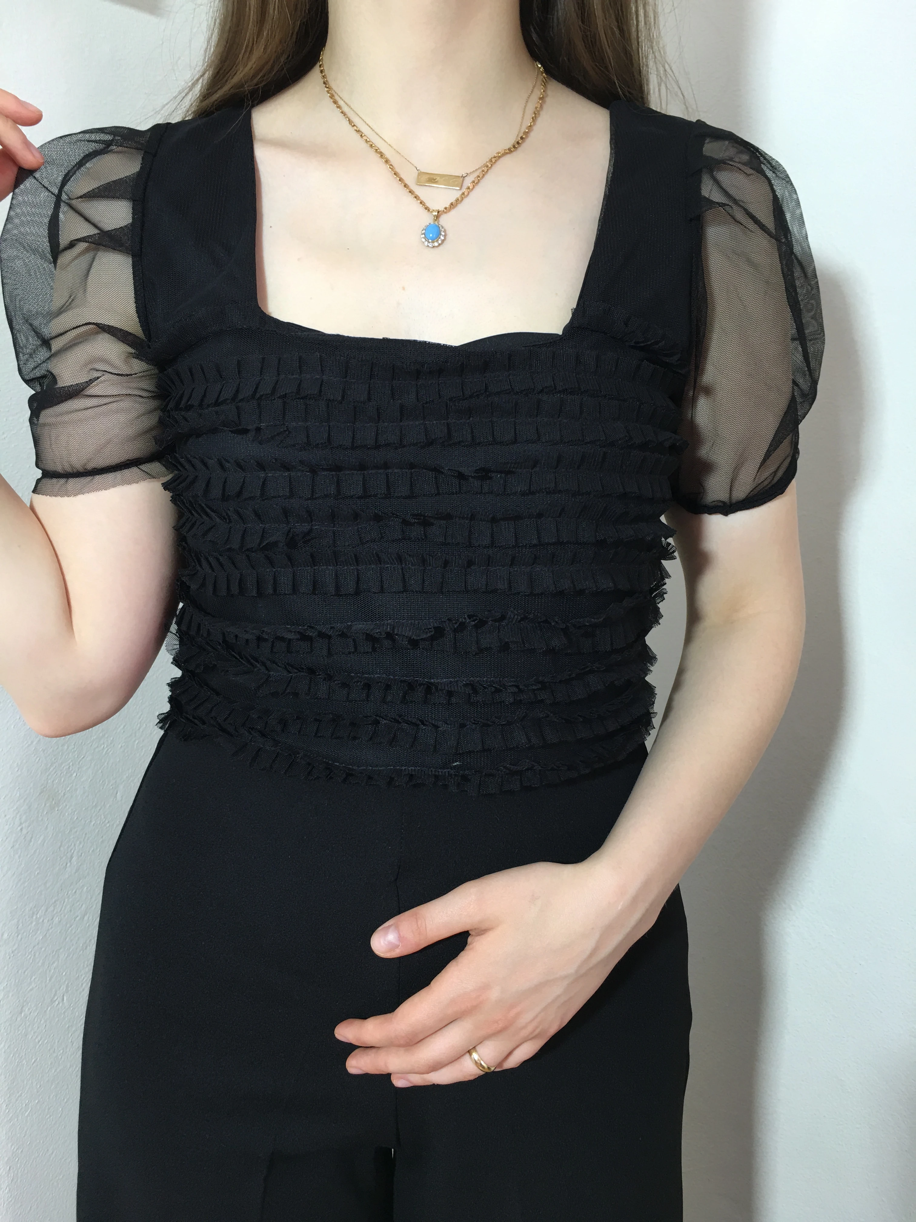 Siyah Fırfır Detay Bluz