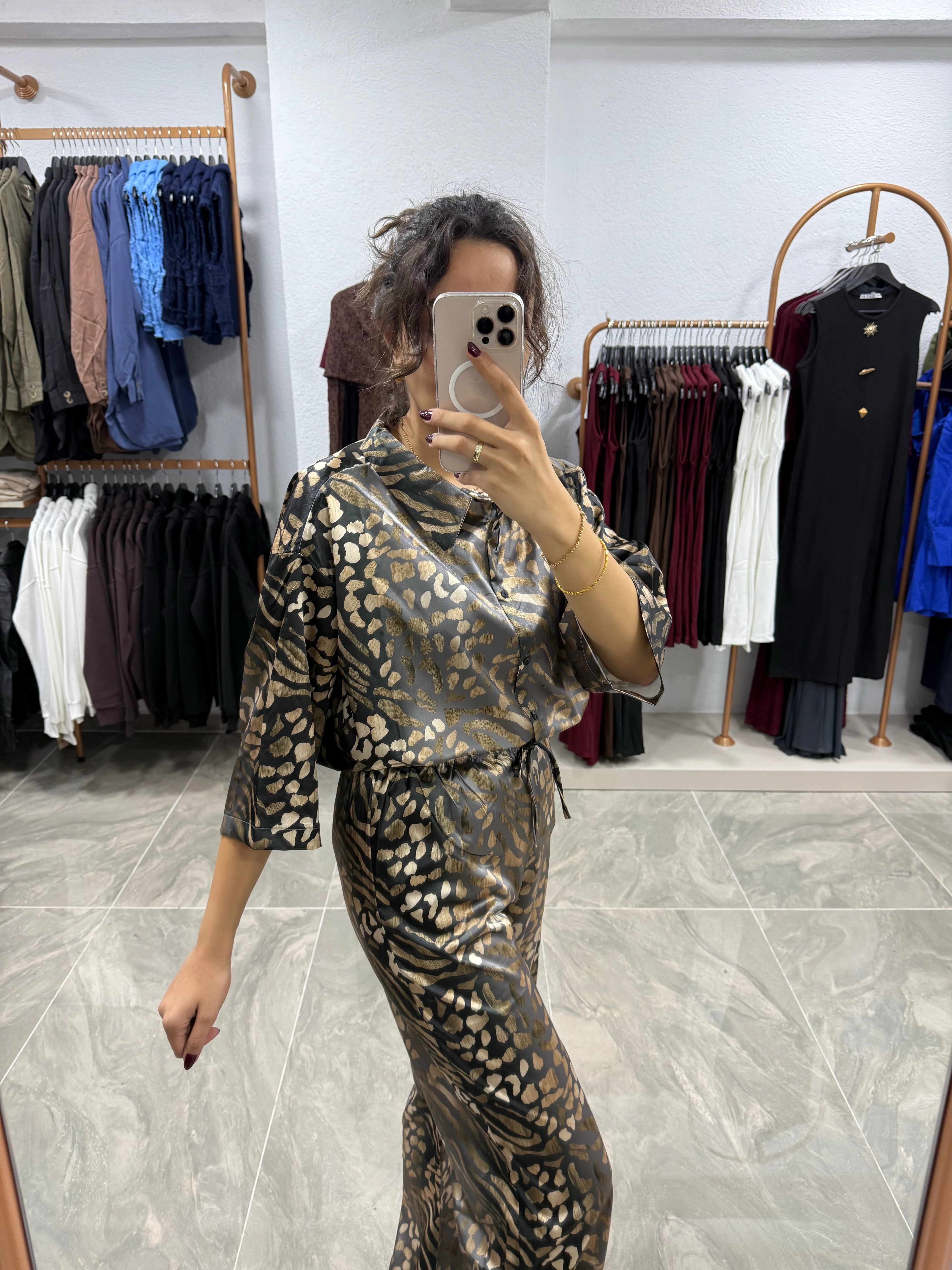 DESENLİ SATEN PANTOLON GÖMLEK TAKIM