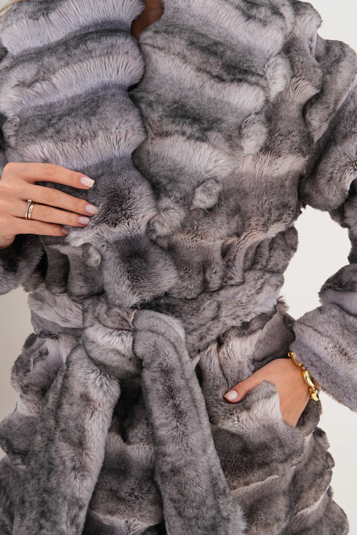 Tam Boy Çinçila Desenli Kaban - gri