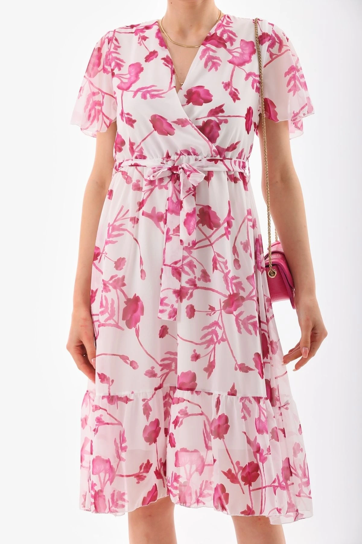 Kısa Kollu Desenli Şifon Elbise