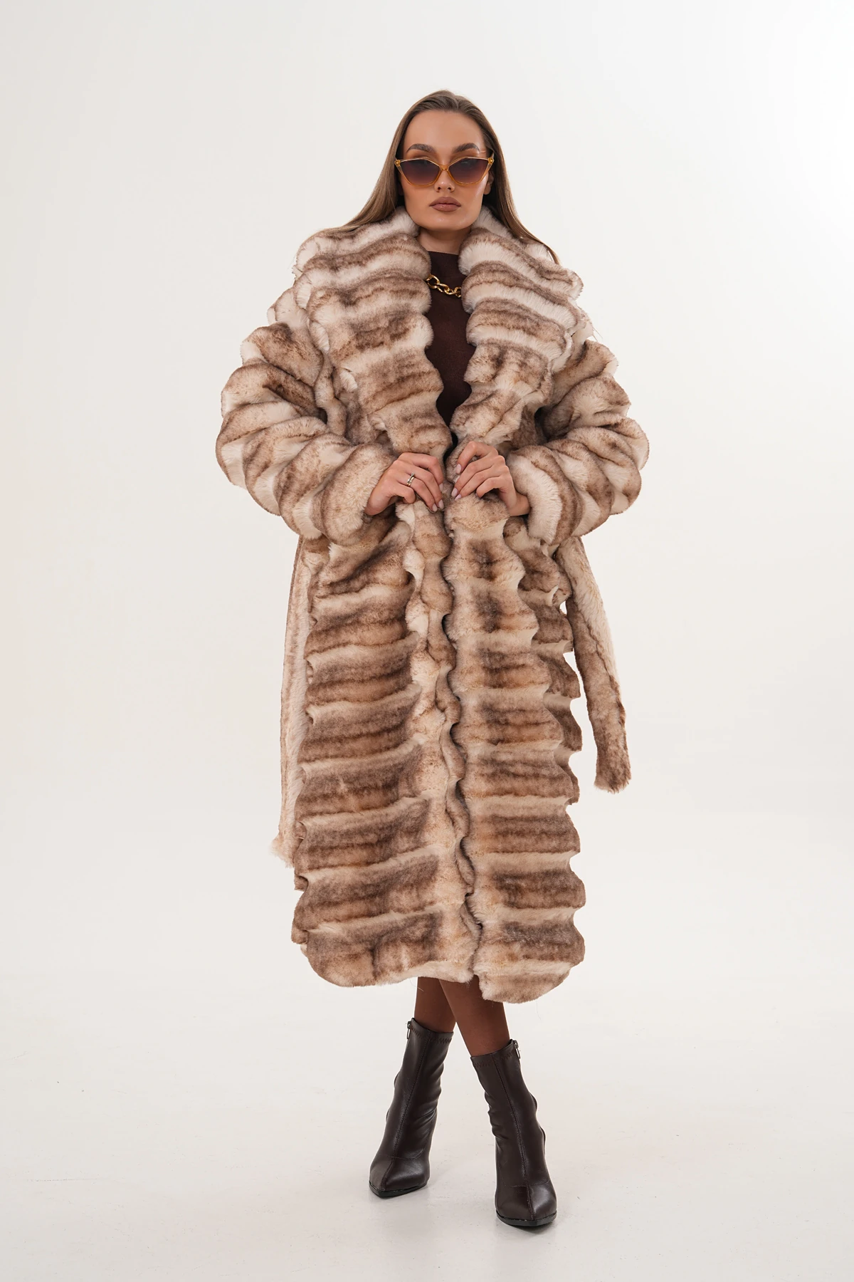 Tam Boy Çinçila Desenli Kaban