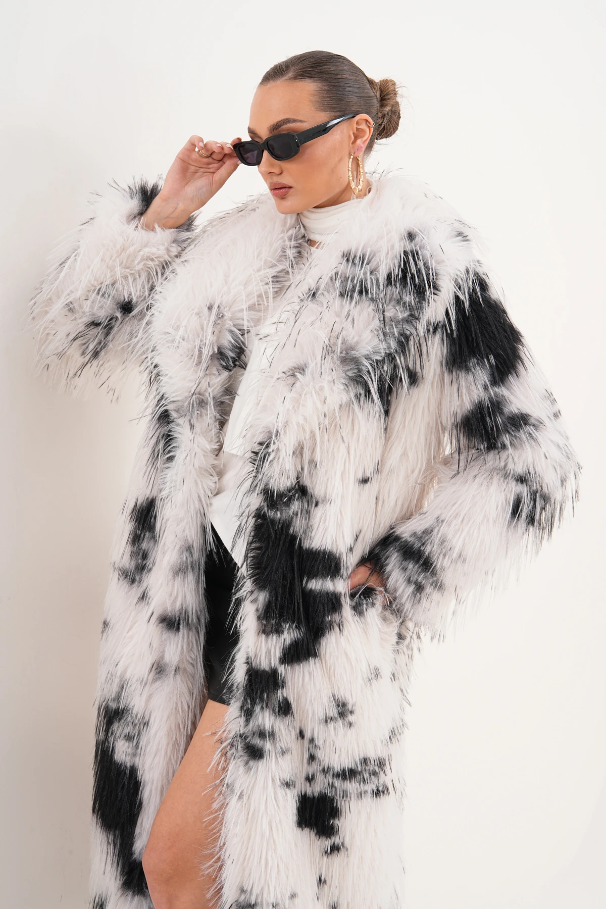 Tam Boy Püsküllü Kaban - beyaz