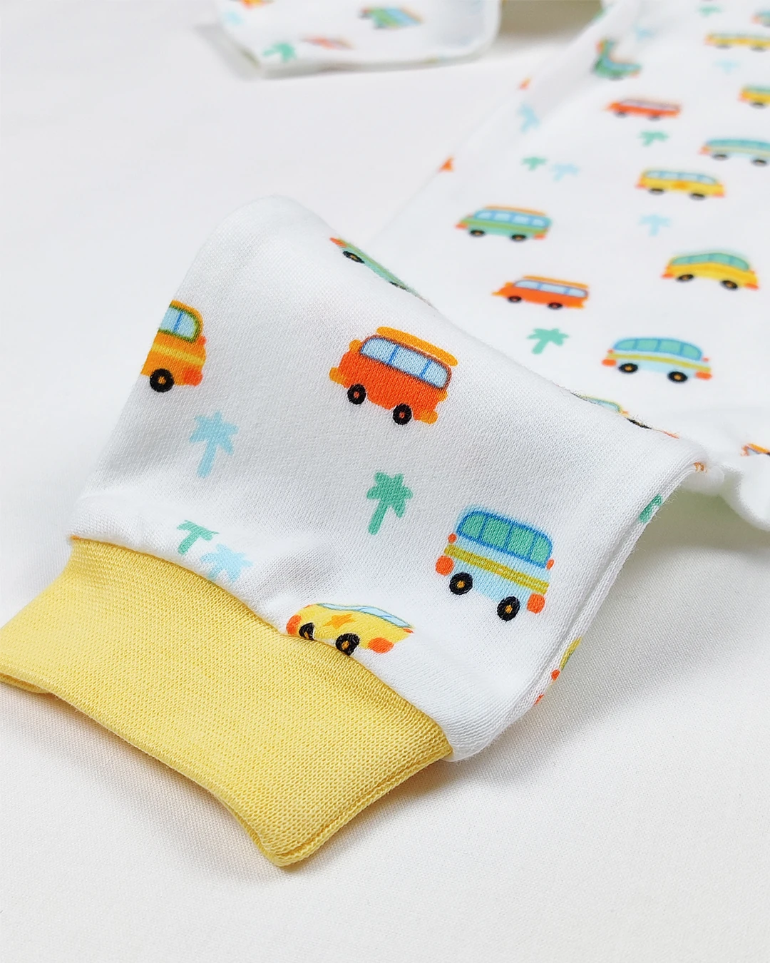 Holiday Bus Ribanalı Tulum