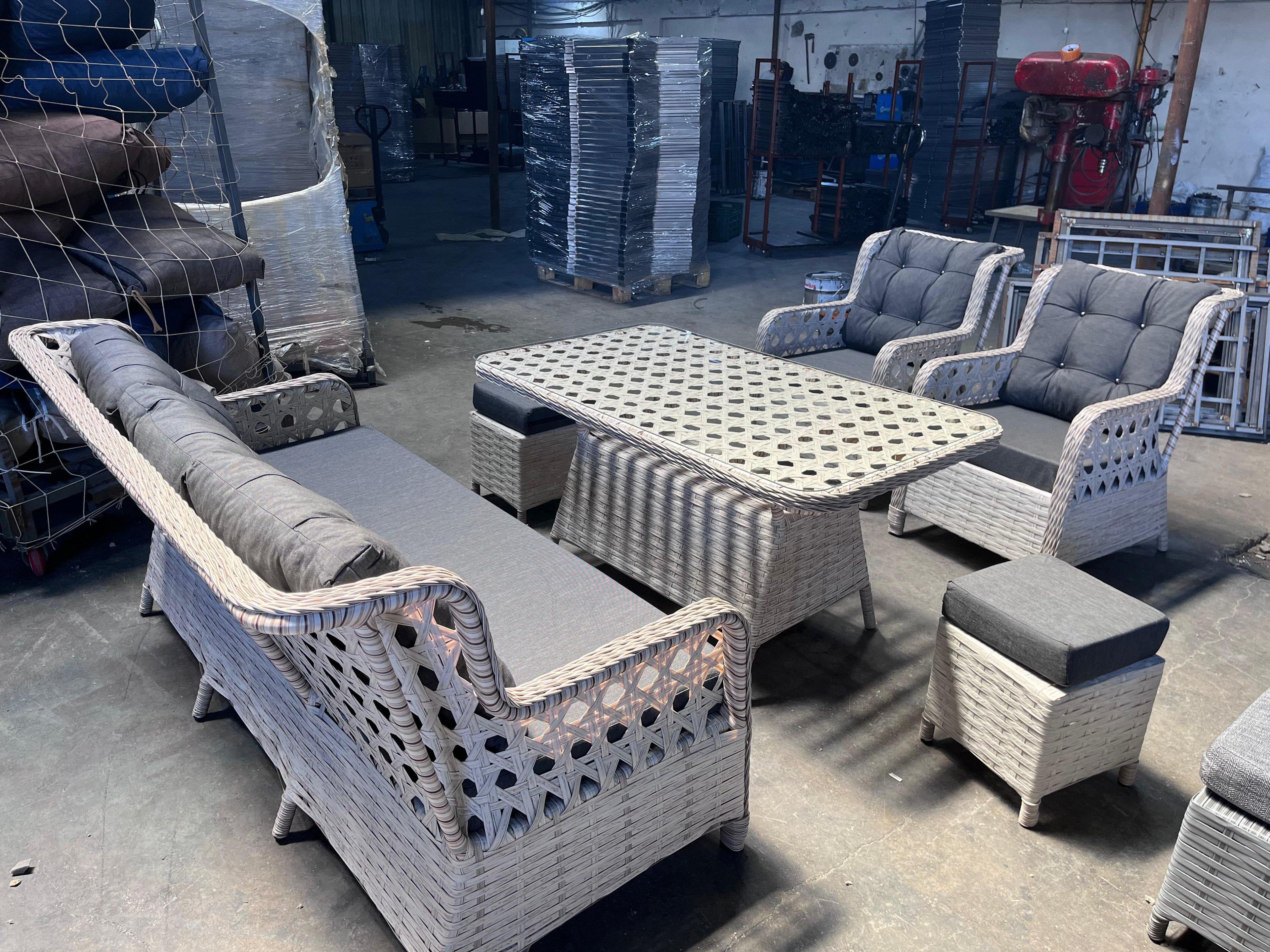 Zi̇gonzi̇ Home 3+1+1 + masalı + 2 Puf Rattan Bahçe Mobilyası