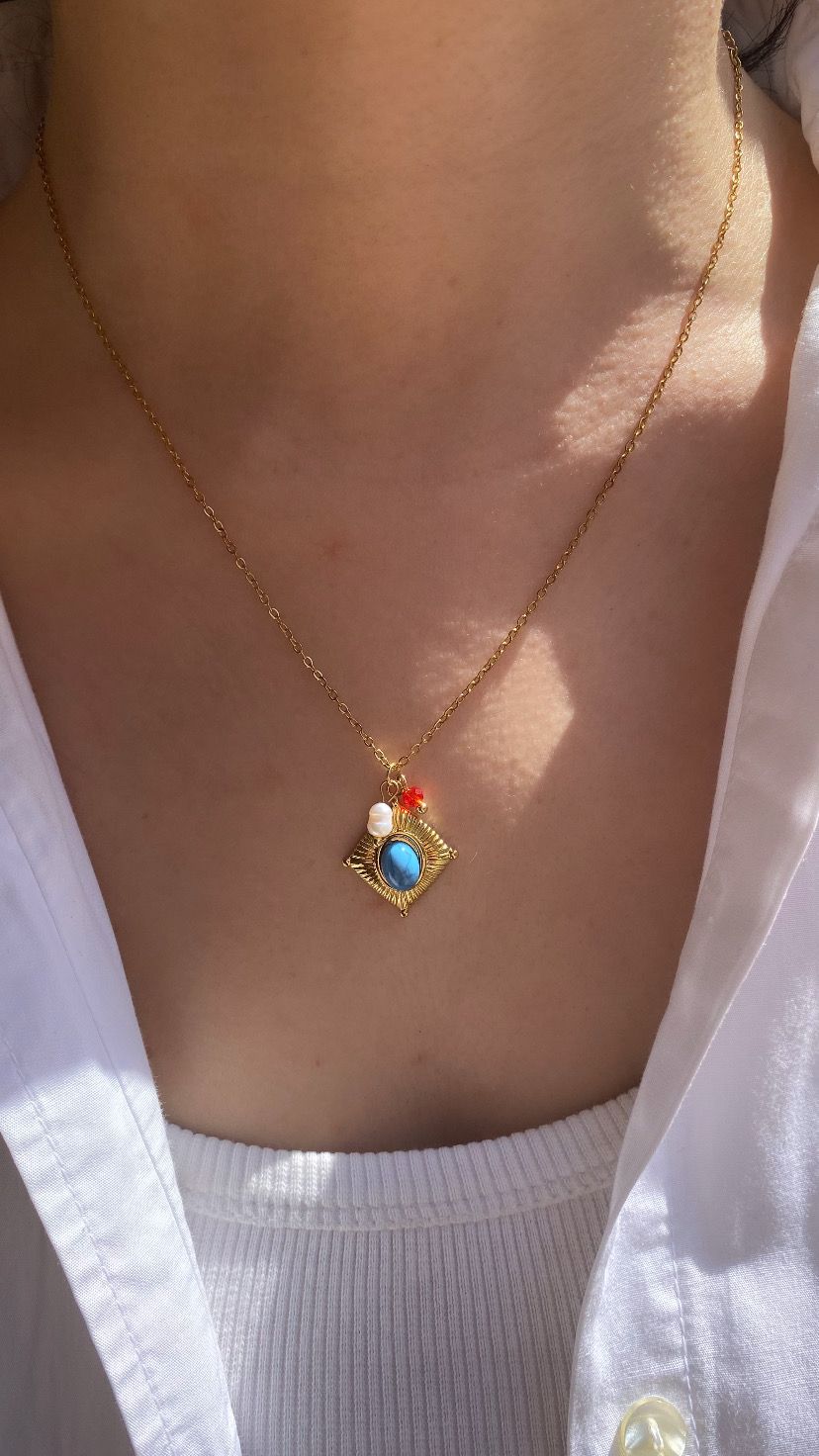 Mavi taşlı çelik kolye