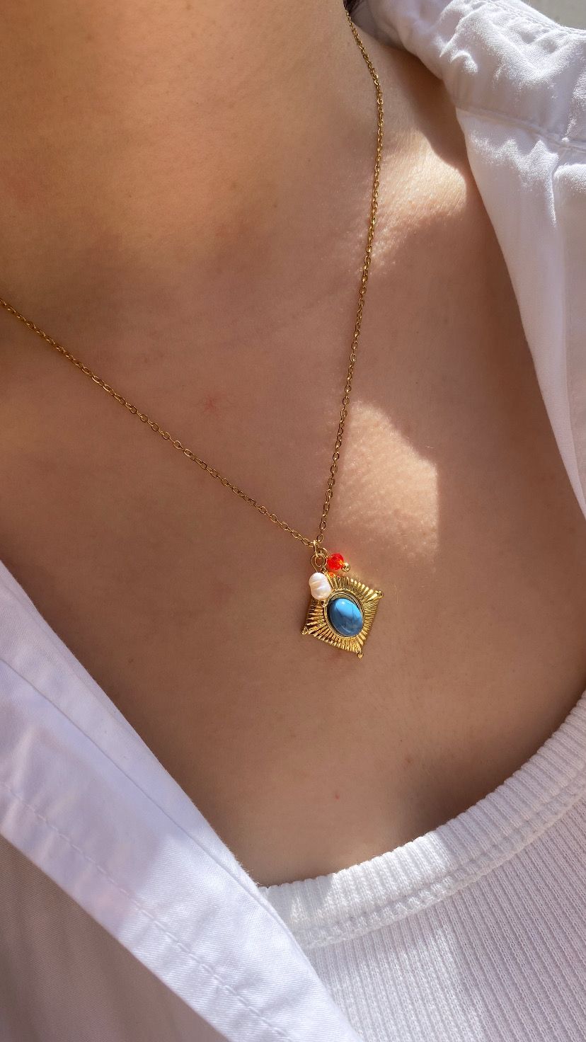 Mavi taşlı çelik kolye