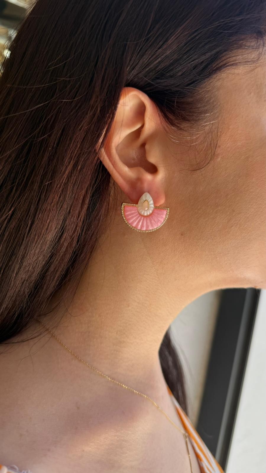 Pembe yelpaze küpe