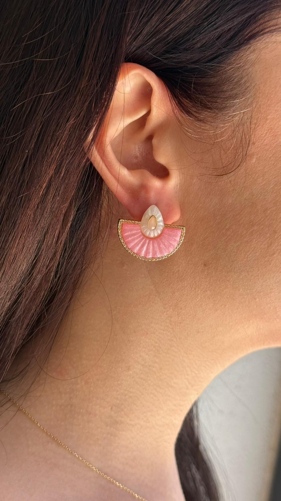 Pembe yelpaze küpe