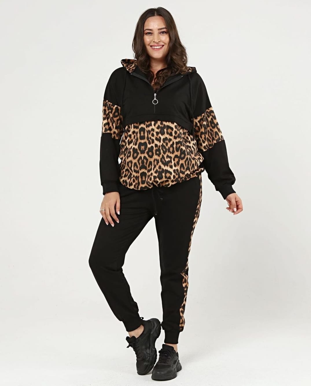 Kapuşonlu Eşofman Takımı Leopar Desen