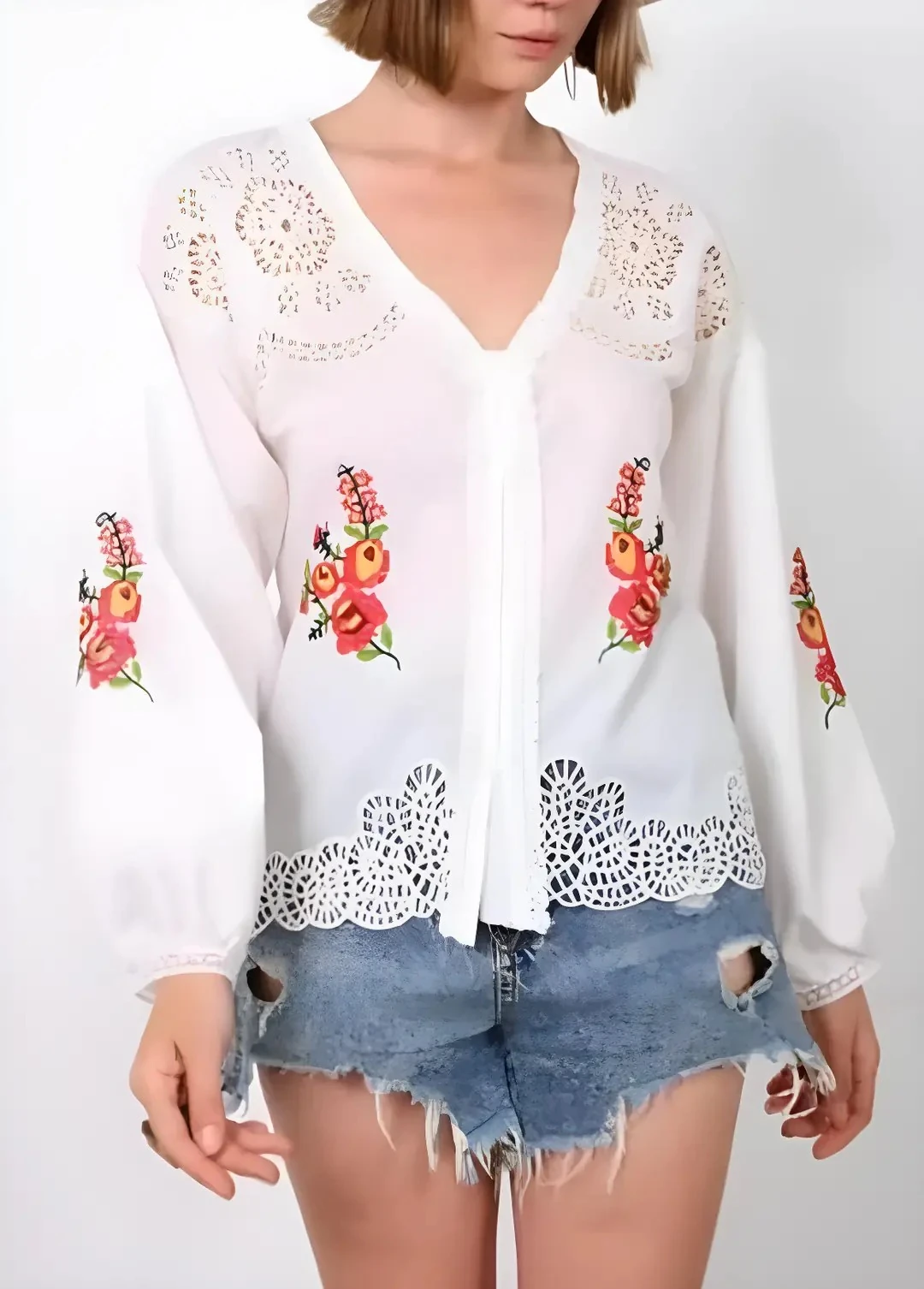 Ajurlu Balon Kol Çiçek Nakış İşlemeli Lazer Kesimli V Yaka Pamuk Bluz