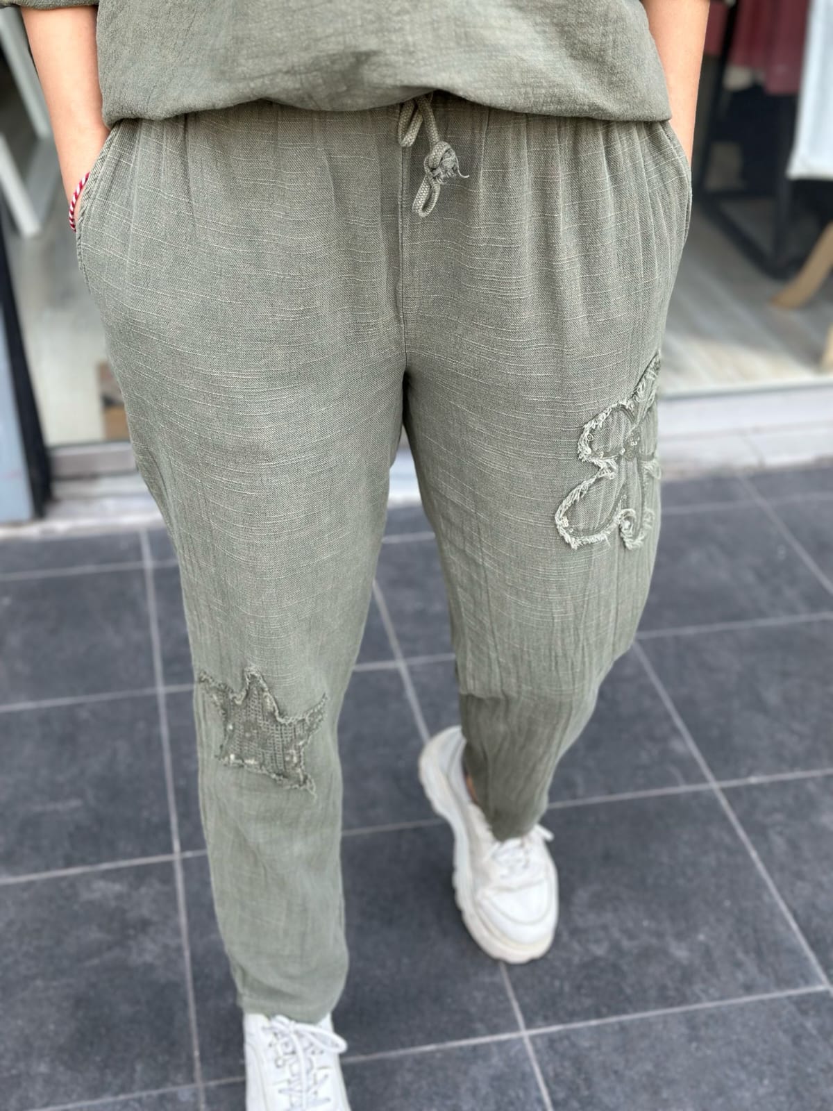 İtalyan Tasarım Papatya Yıldız Nakışlı Keten Pantolon %100 Pamuk