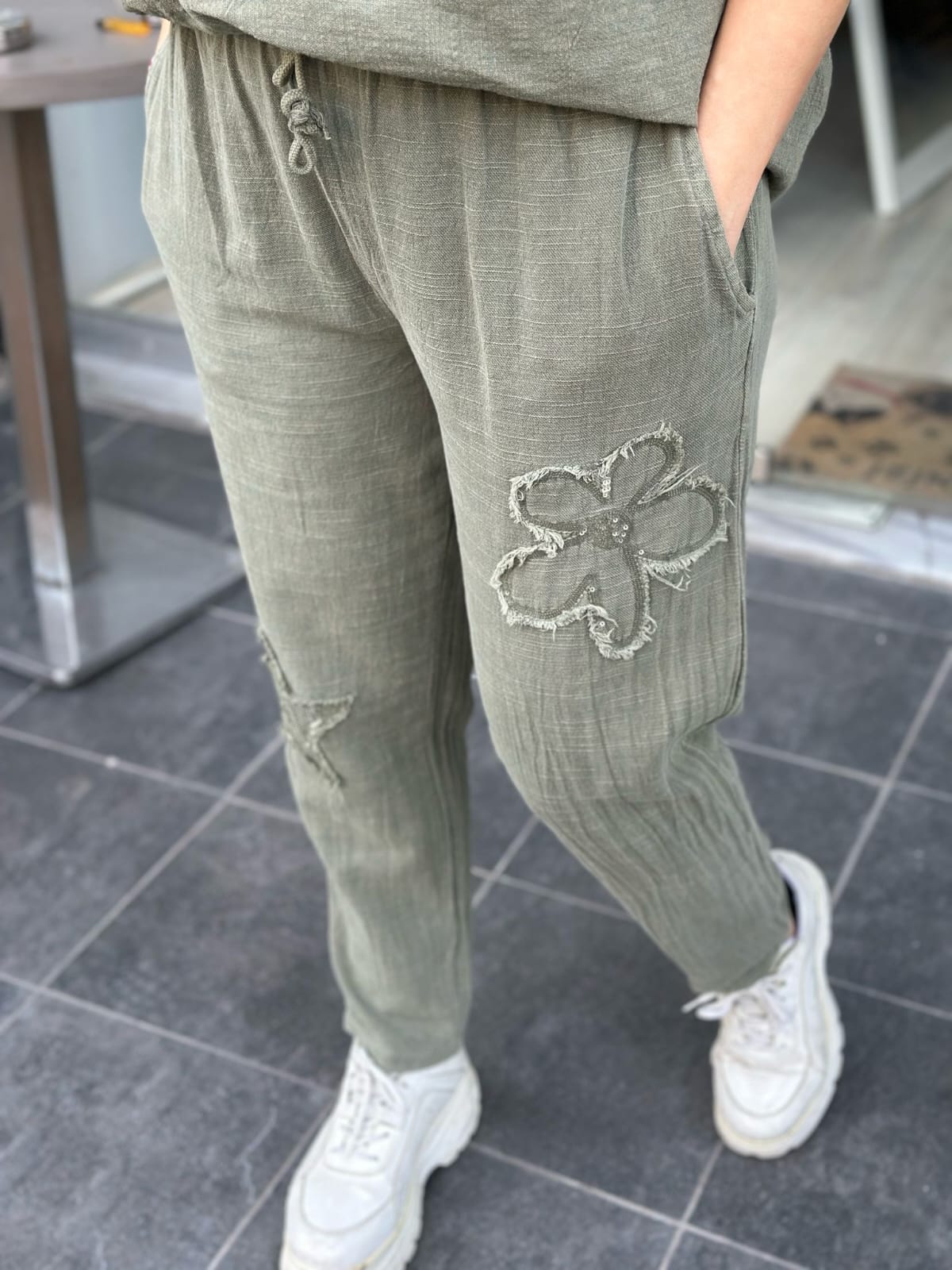 İtalyan Tasarım Papatya Yıldız Nakışlı Keten Pantolon %100 Pamuk