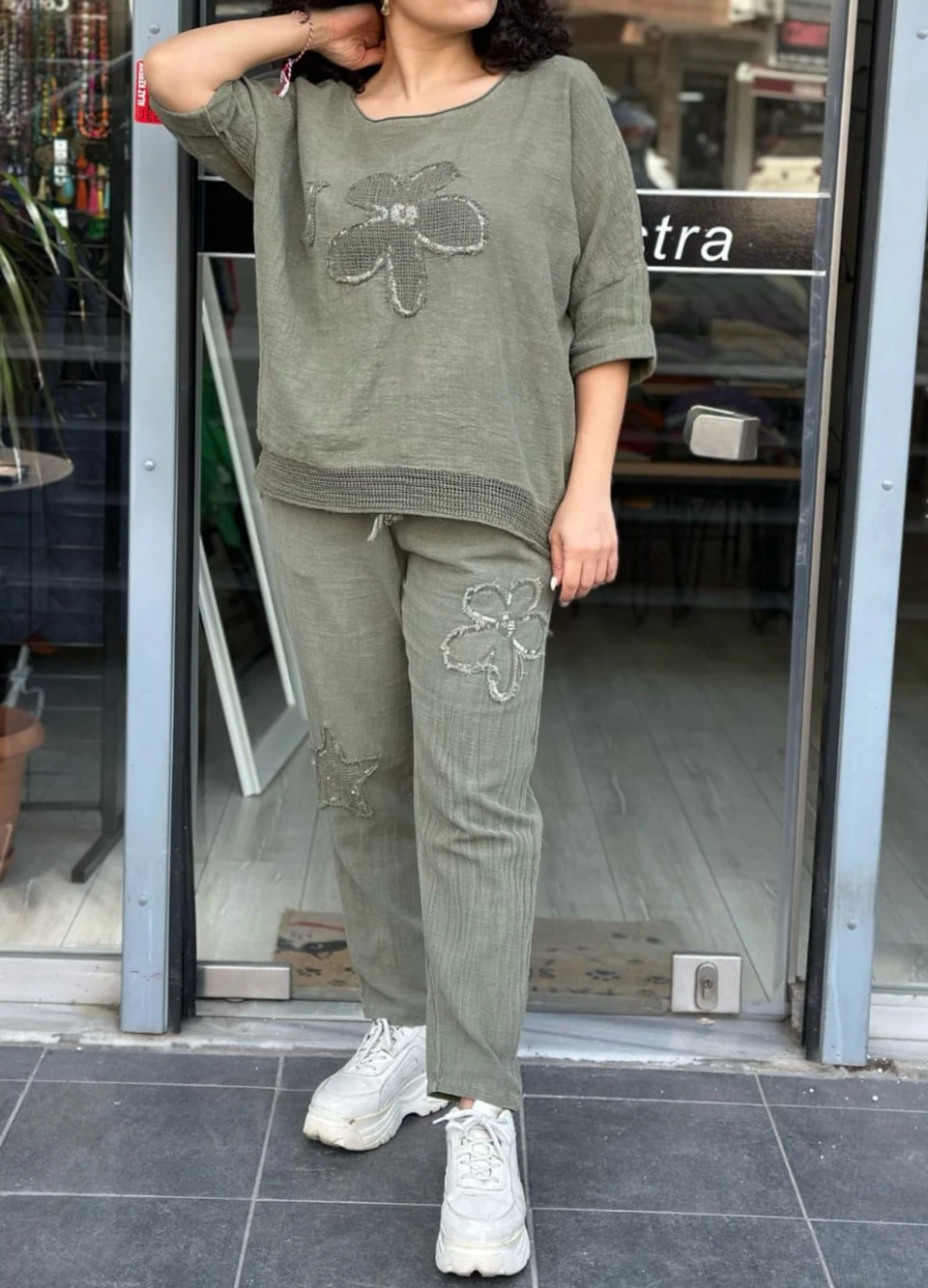 İtalyan Tasarım Papatya Yıldız Nakışlı Keten Pantolon %100 Pamuk