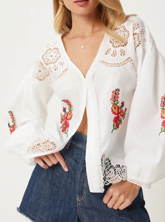 Ajurlu Balon Kol Çiçek Nakış İşlemeli Lazer Kesimli V Yaka Pamuk Bluz