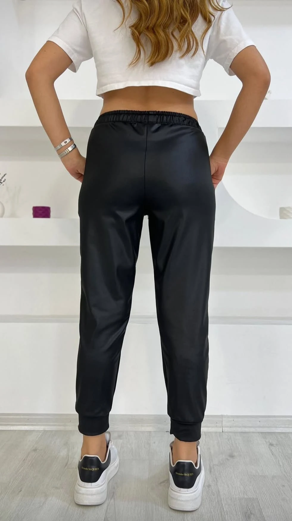 Deri Görünümlü Paça Manşetli ve Bel Lastikli Jogger Pantolon  