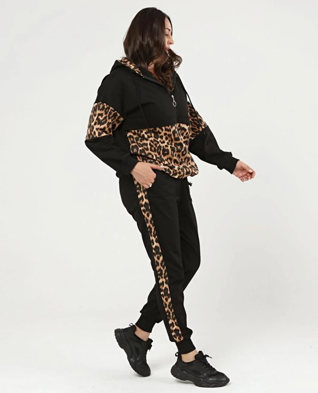 Kapuşonlu Eşofman Takımı Leopar Desen