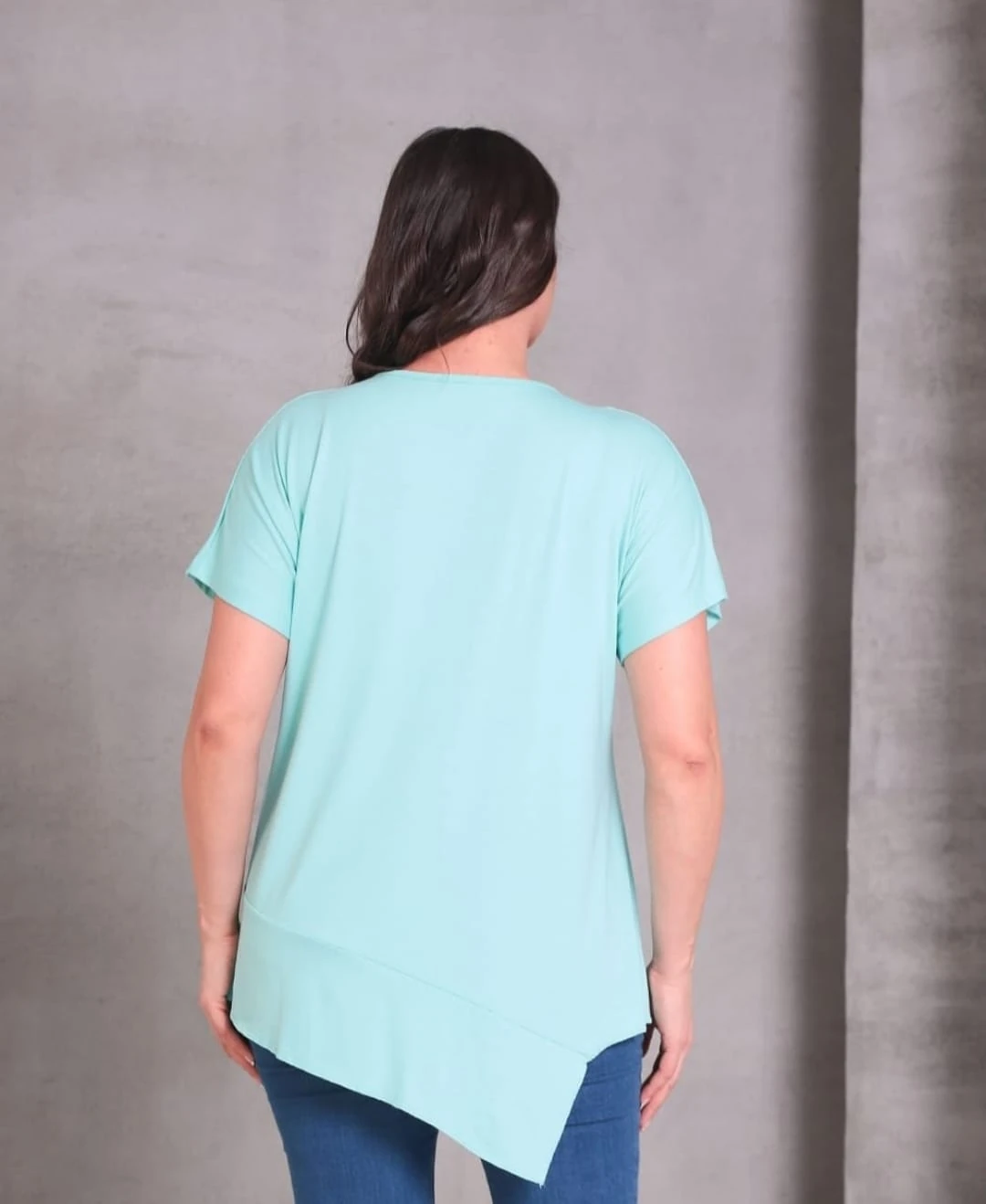 Büyük Beden T-Shırt Asimetrik Kesim Yuvarlak Yaka %95 Pamuk %5 Likra