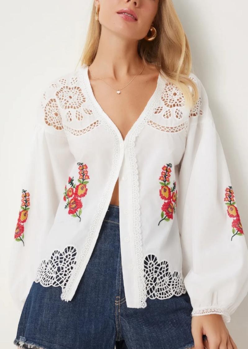 Ajurlu Balon Kol Çiçek Nakış İşlemeli Lazer Kesimli V Yaka Pamuk Bluz