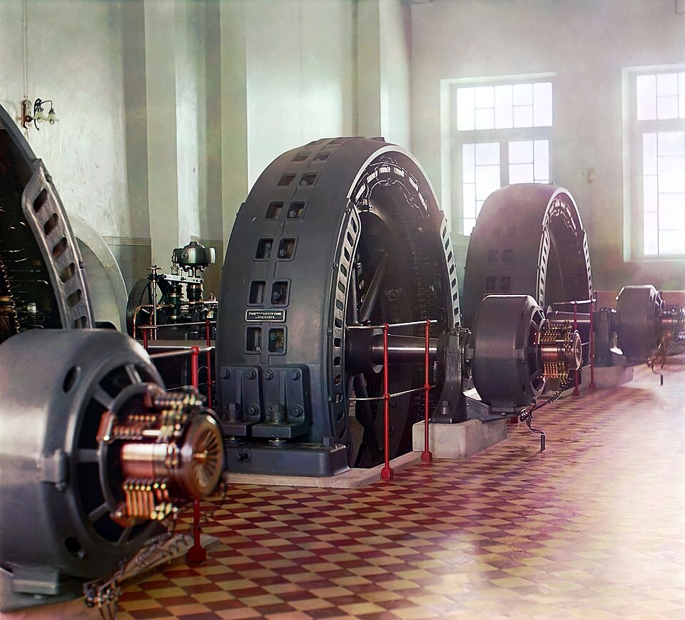20. yüzyılın başlarında alternatör yapılan Budapeşte, Macaristan, güç üreten hall bir Hidroelektrik istasyonu (fotoğraf Prokudin-Gorski, 1905–1915).