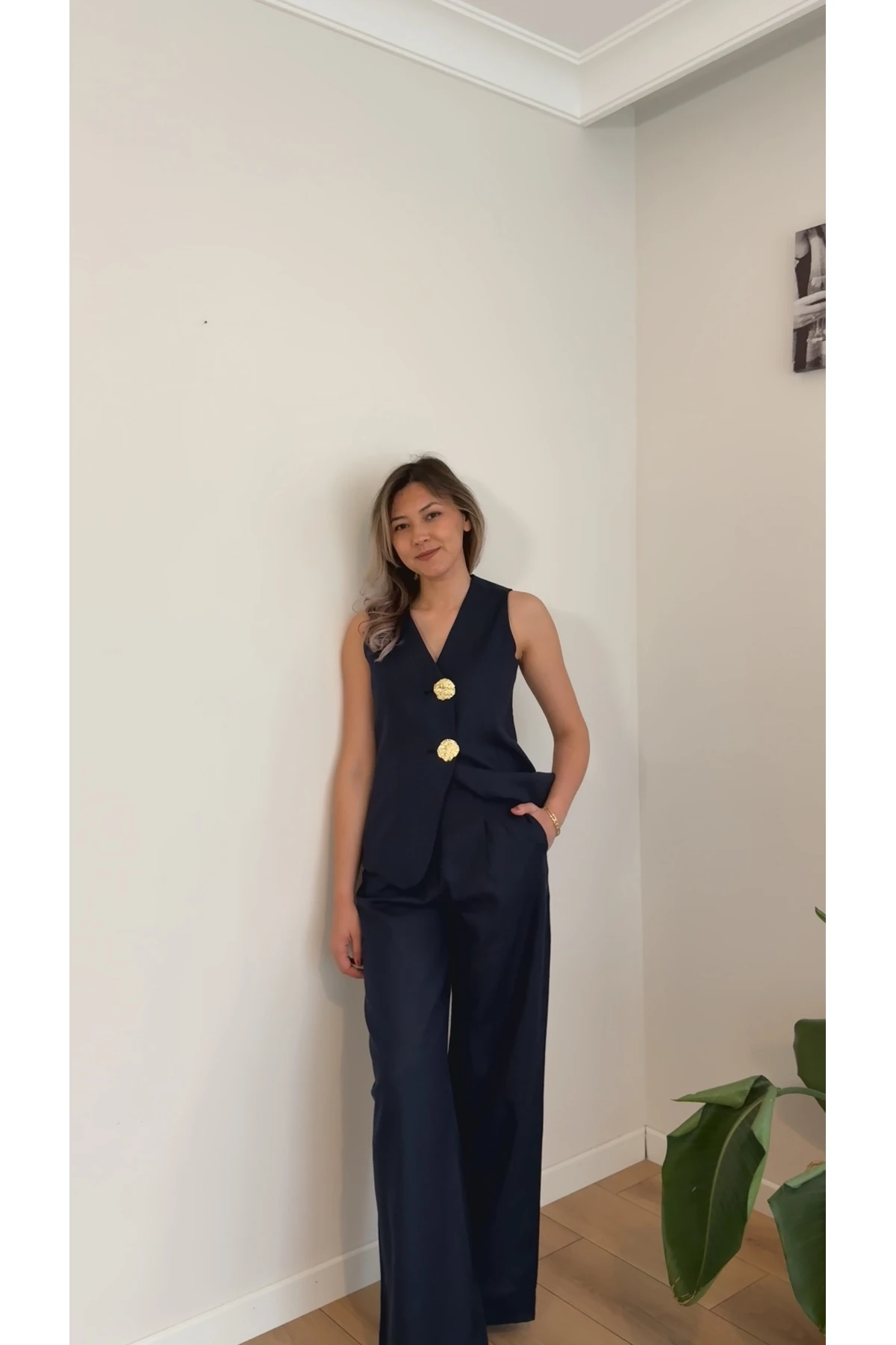 Gold Düğmeli Keten Yelekli Takım - Lacivert