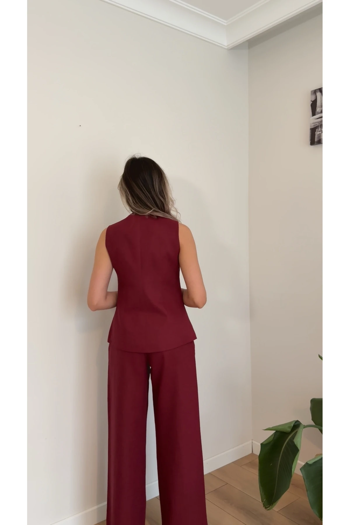 Gold Düğmeli Keten Yelekli Takım - Bordo