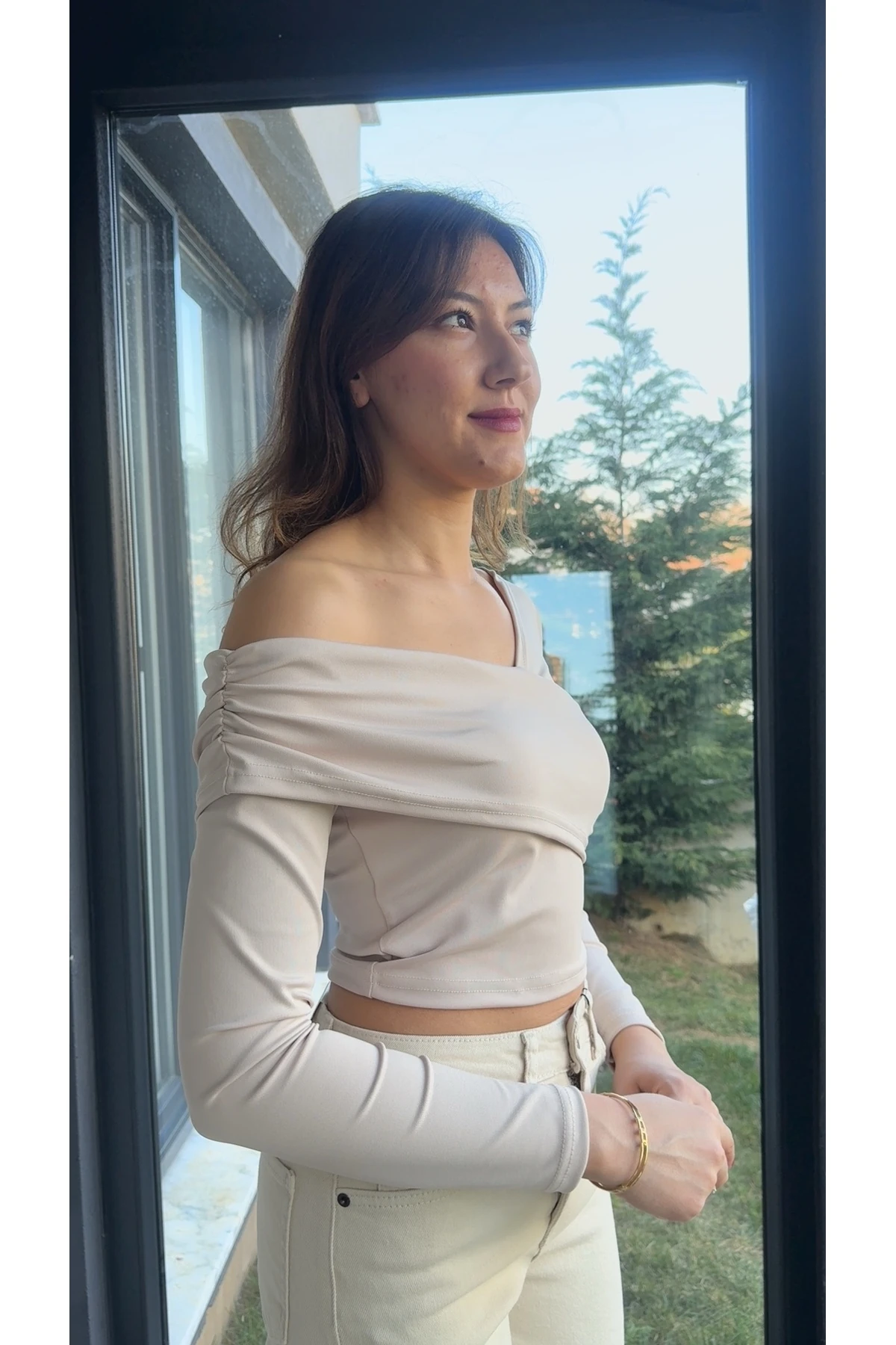 Omuz Dekolteli Çapraz Yaka Bluz - Bej