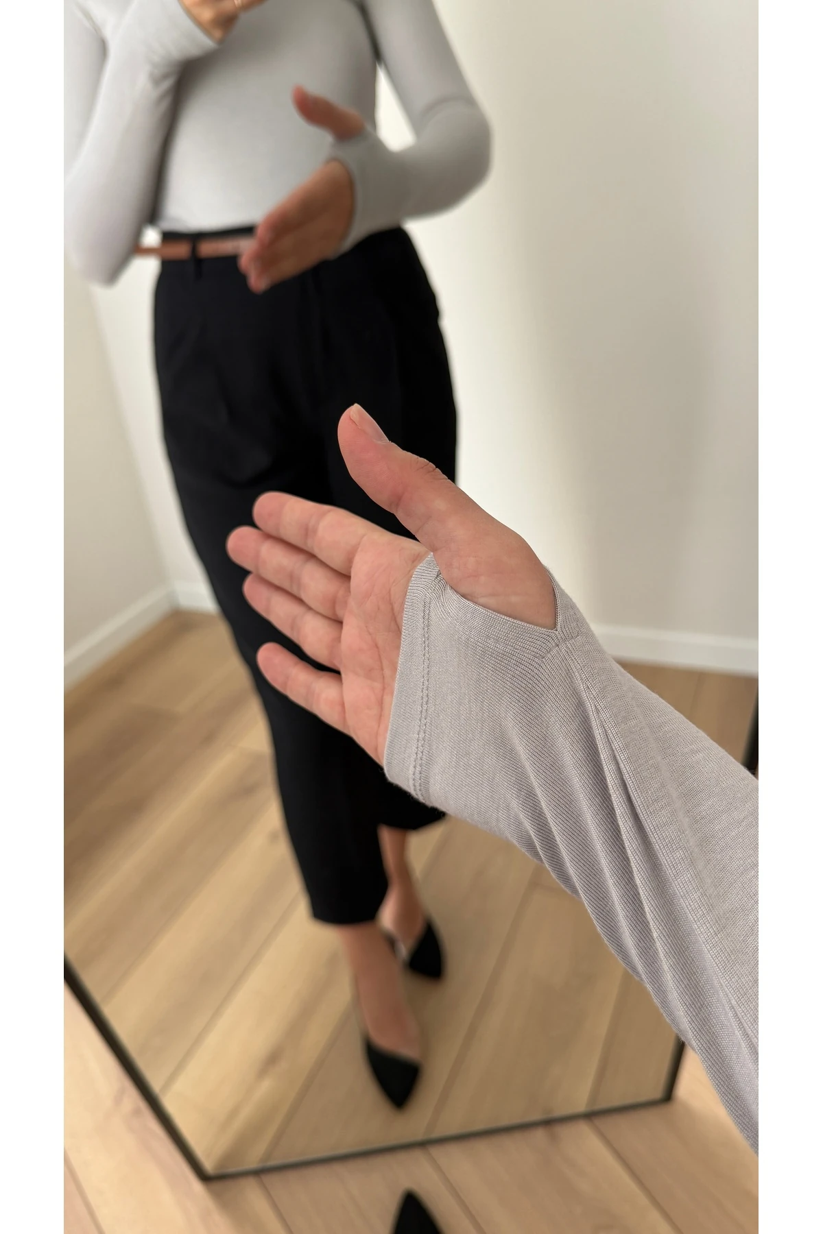 Parmak Geçme Detaylı Uzun Kollu Basic Body - Gri