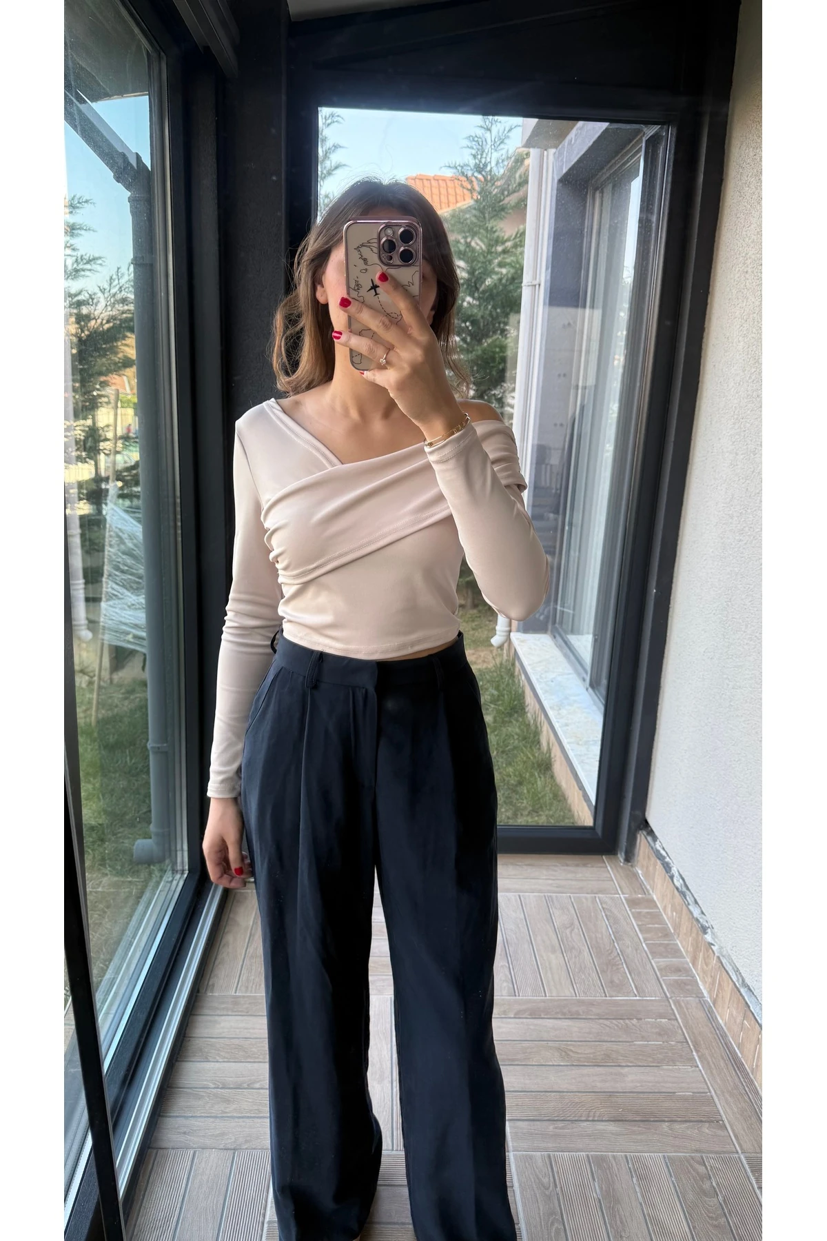 Omuz Dekolteli Çapraz Yaka Bluz - Bej