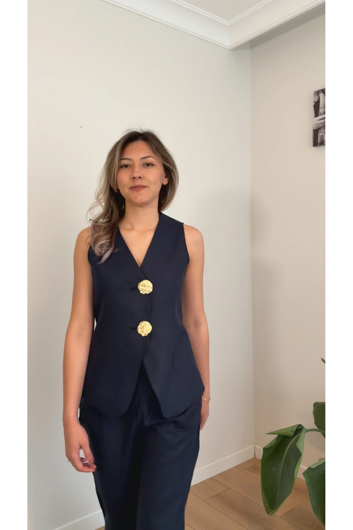 Gold Düğmeli Keten Yelekli Takım - Lacivert