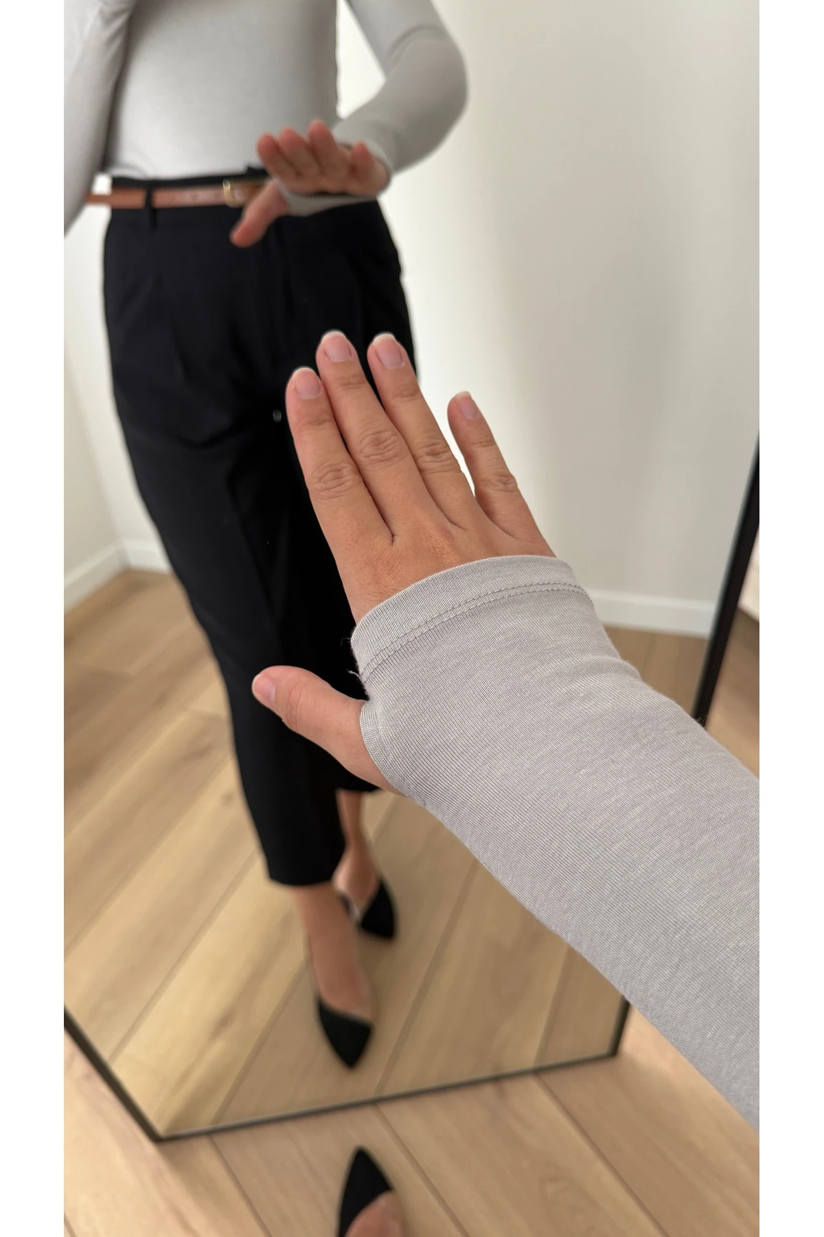 Parmak Geçme Detaylı Uzun Kollu Basic Body - Gri