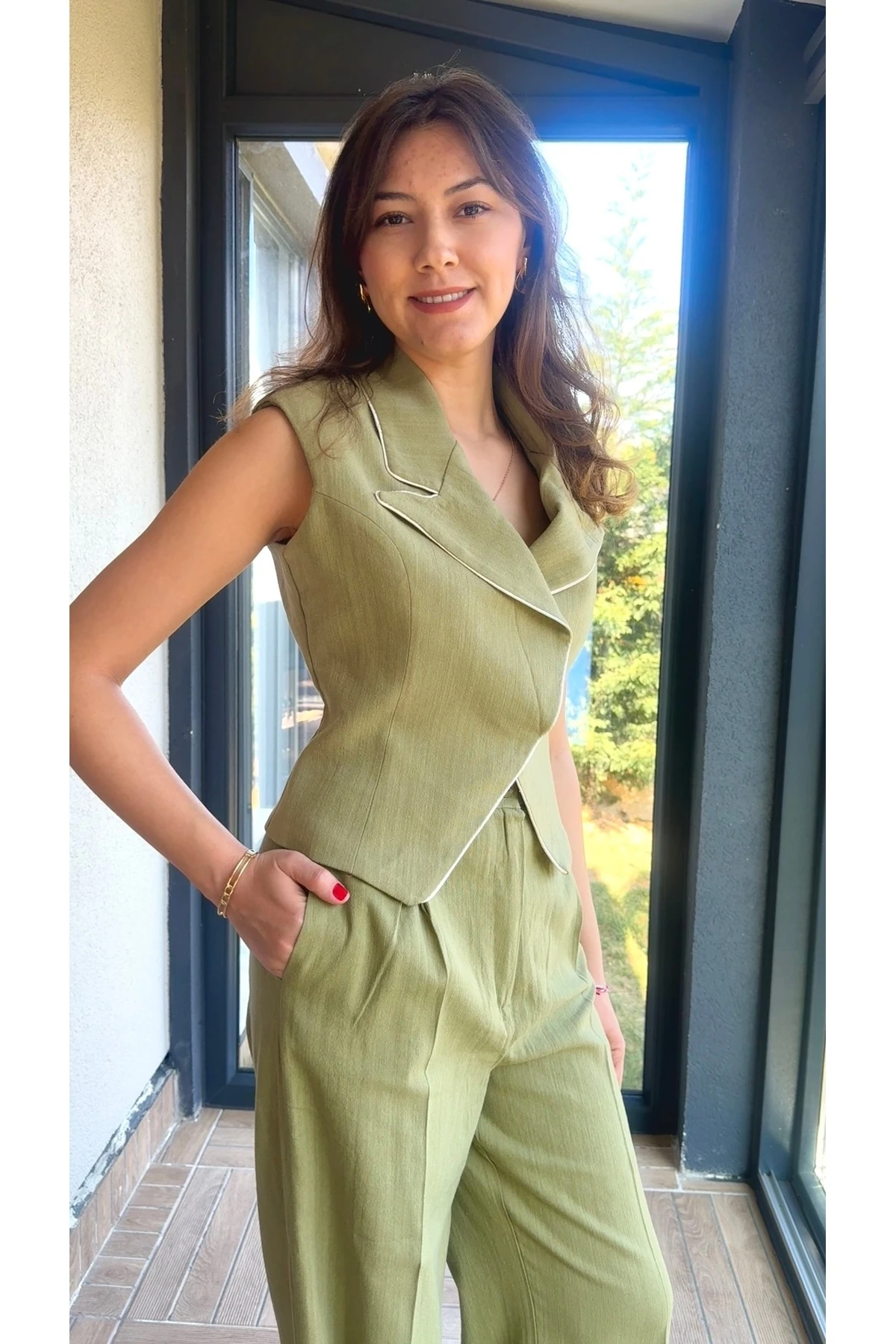 Biyeli Keten Yelekli Takım