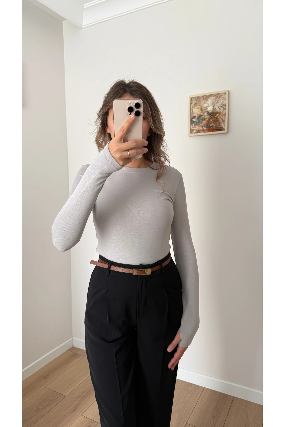 Parmak Geçme Detaylı Uzun Kollu Basic Body - Gri