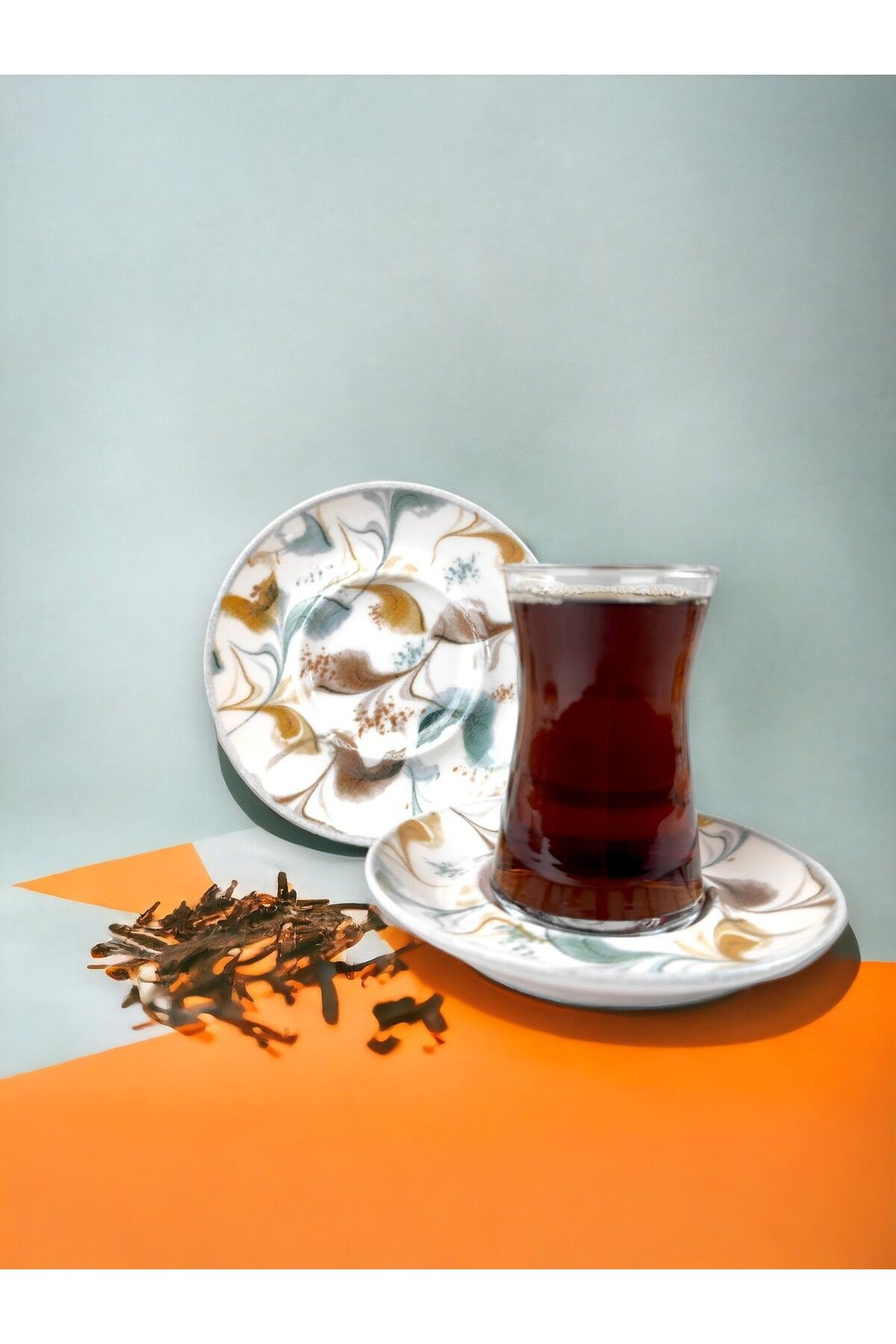 12 parça porselen tabaklı cam çay seti