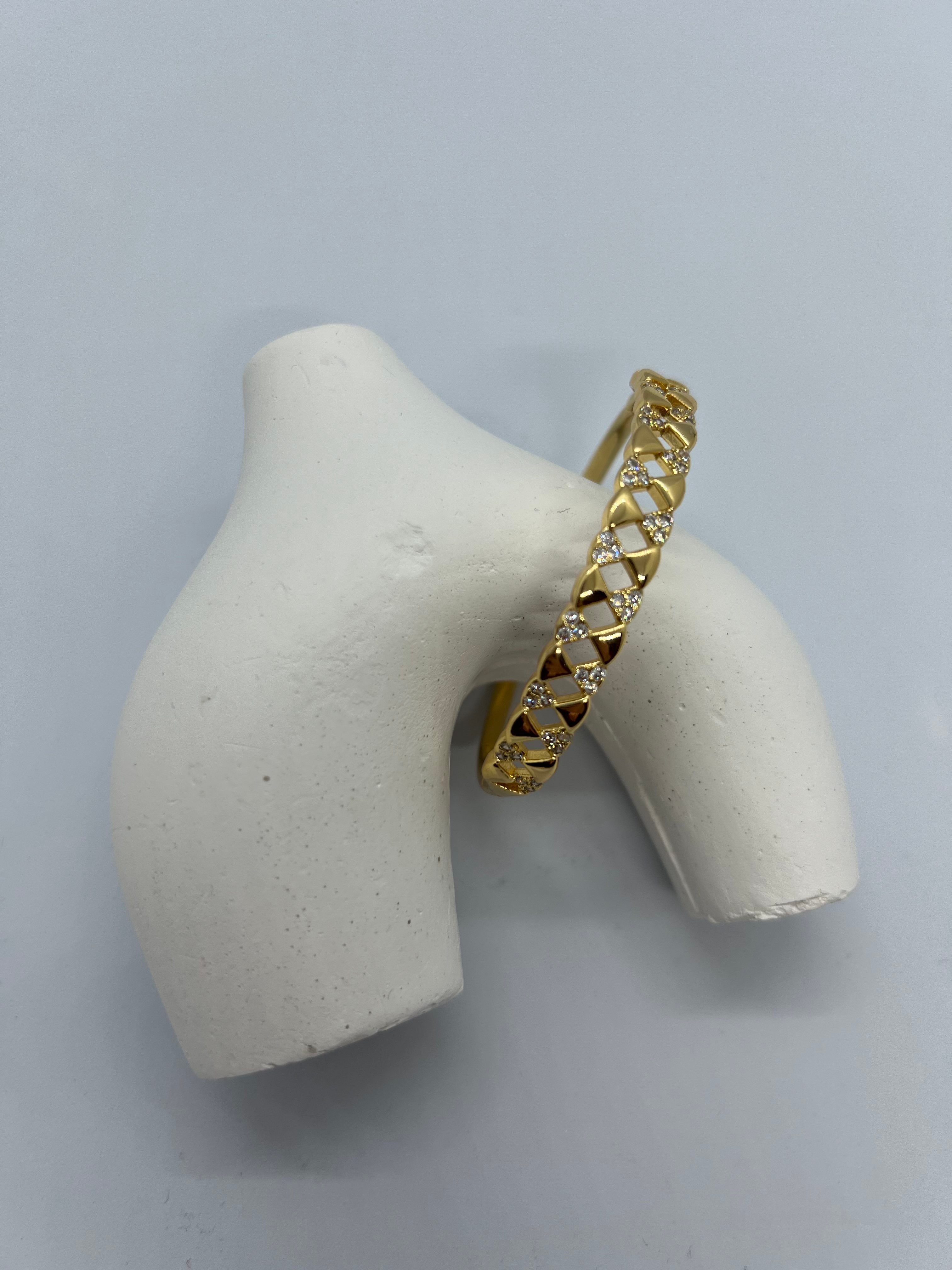 Taşlı Samanyolu Model Kelepçe
