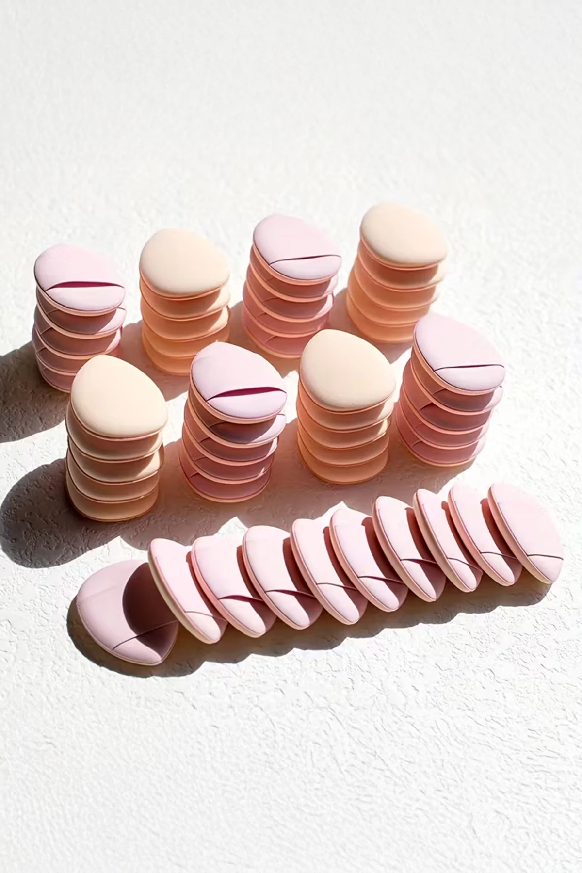 50’li Mini Pudra Pufu Makyaj Süngeri Seti – Kalp & Damla, Düz ve Parmak Bantlı, Islak/Kuru Kullanım