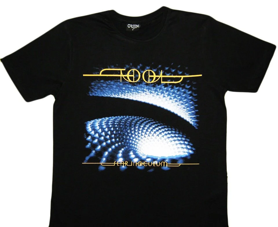 Tool - Fear Inoculum T-Shirt - Ön yüzünde ikonik spiral desen, arka yüzünde ise albüm konseptine uygun özel grafik bulunuyor