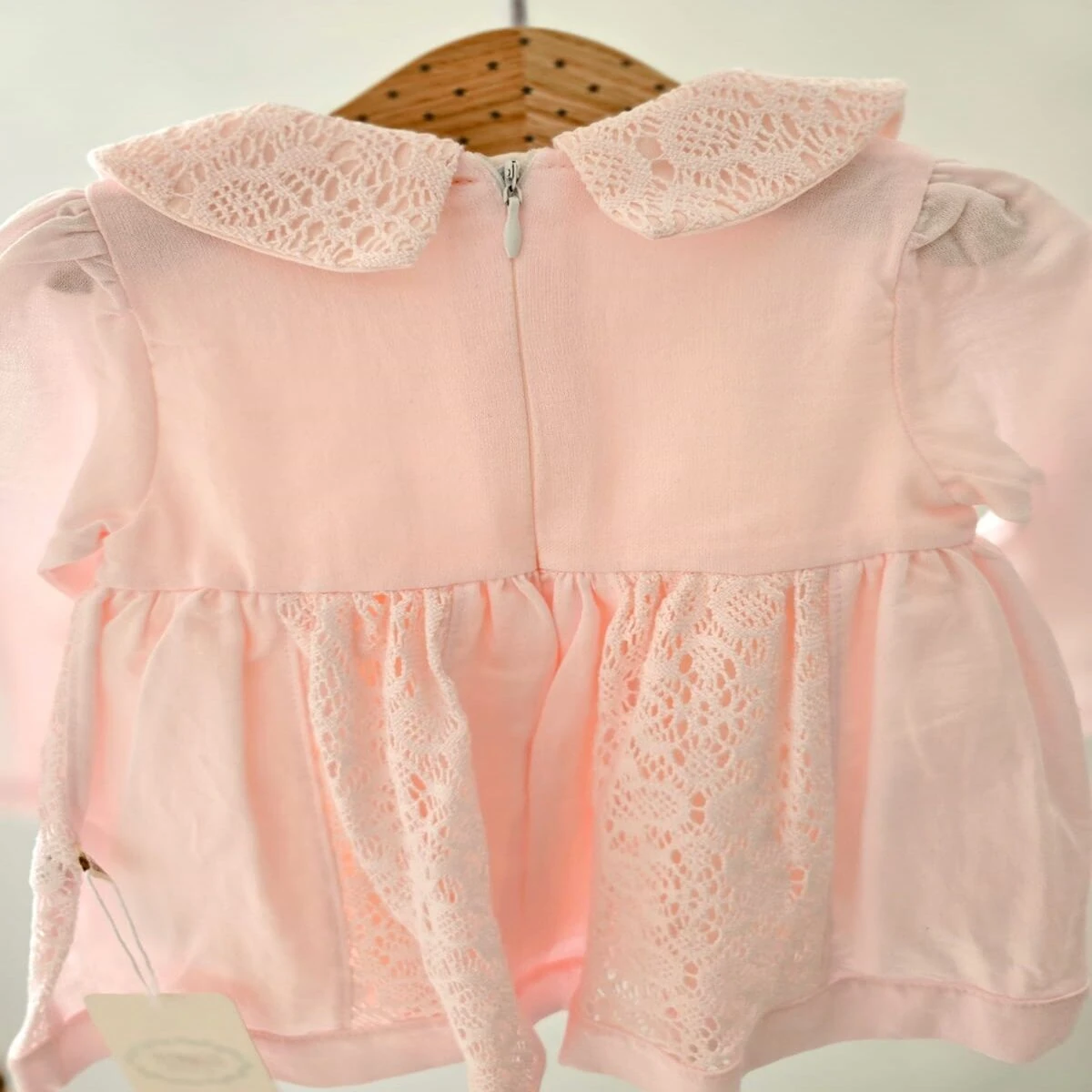 Dantel Yaka Detaylı Pembe Elbise