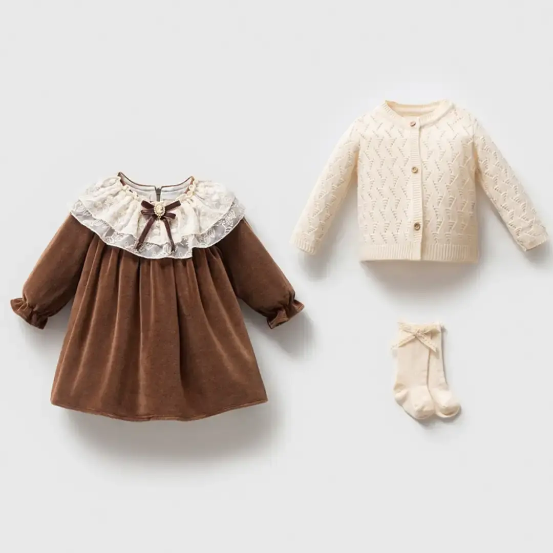 Kız Bebek Kutulu Premium  Elbise ,Çorap,Triko ceket Set 3 Parça 3-6 ay