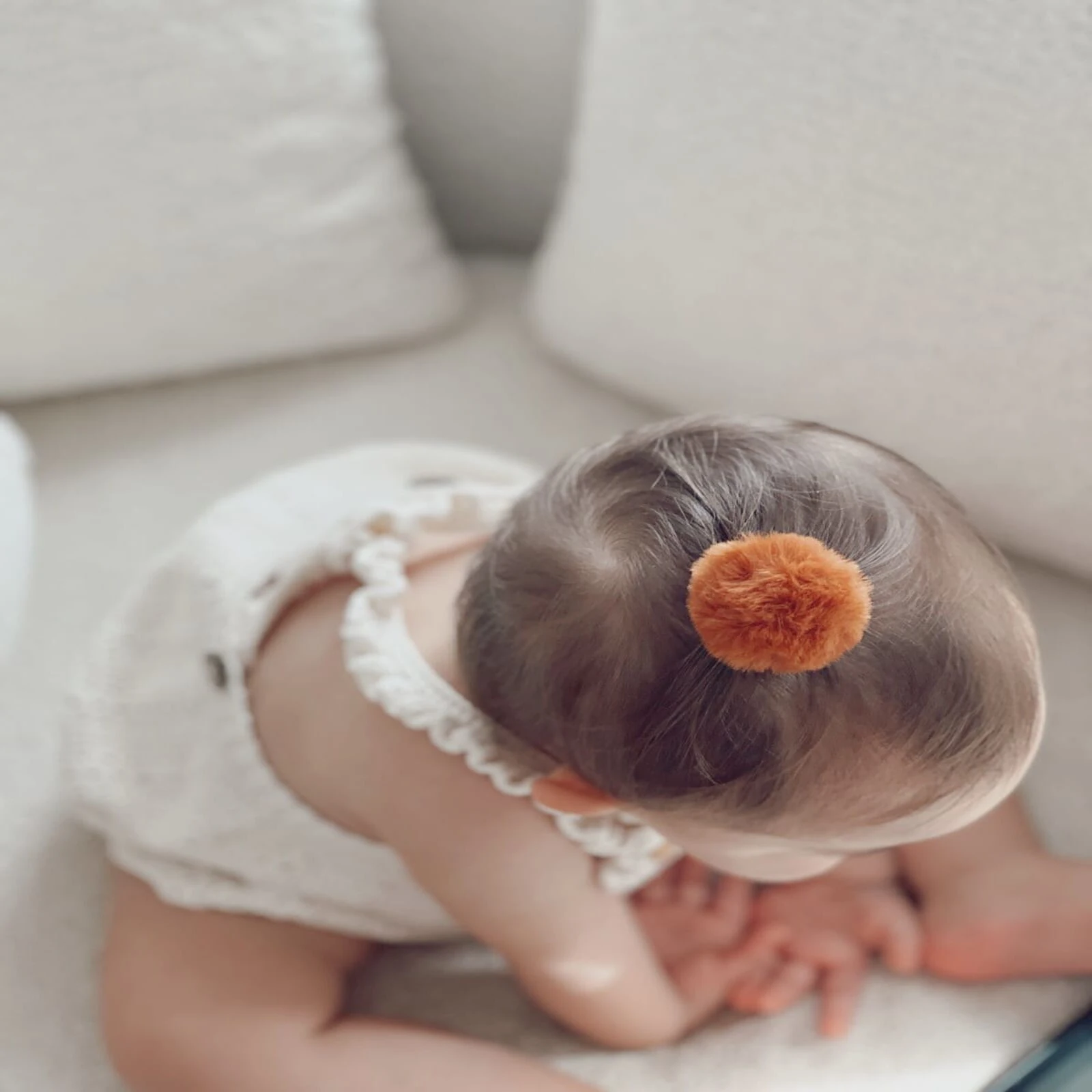 Ponpon  Sacsız Bebek Tokası Az Saçlı Bebek Tokası Taba