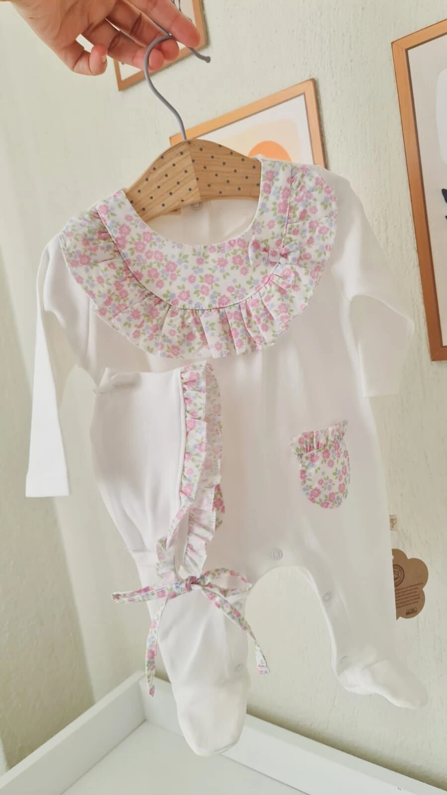 Çiçek Desenli Mevsimlik Ekru Tulum