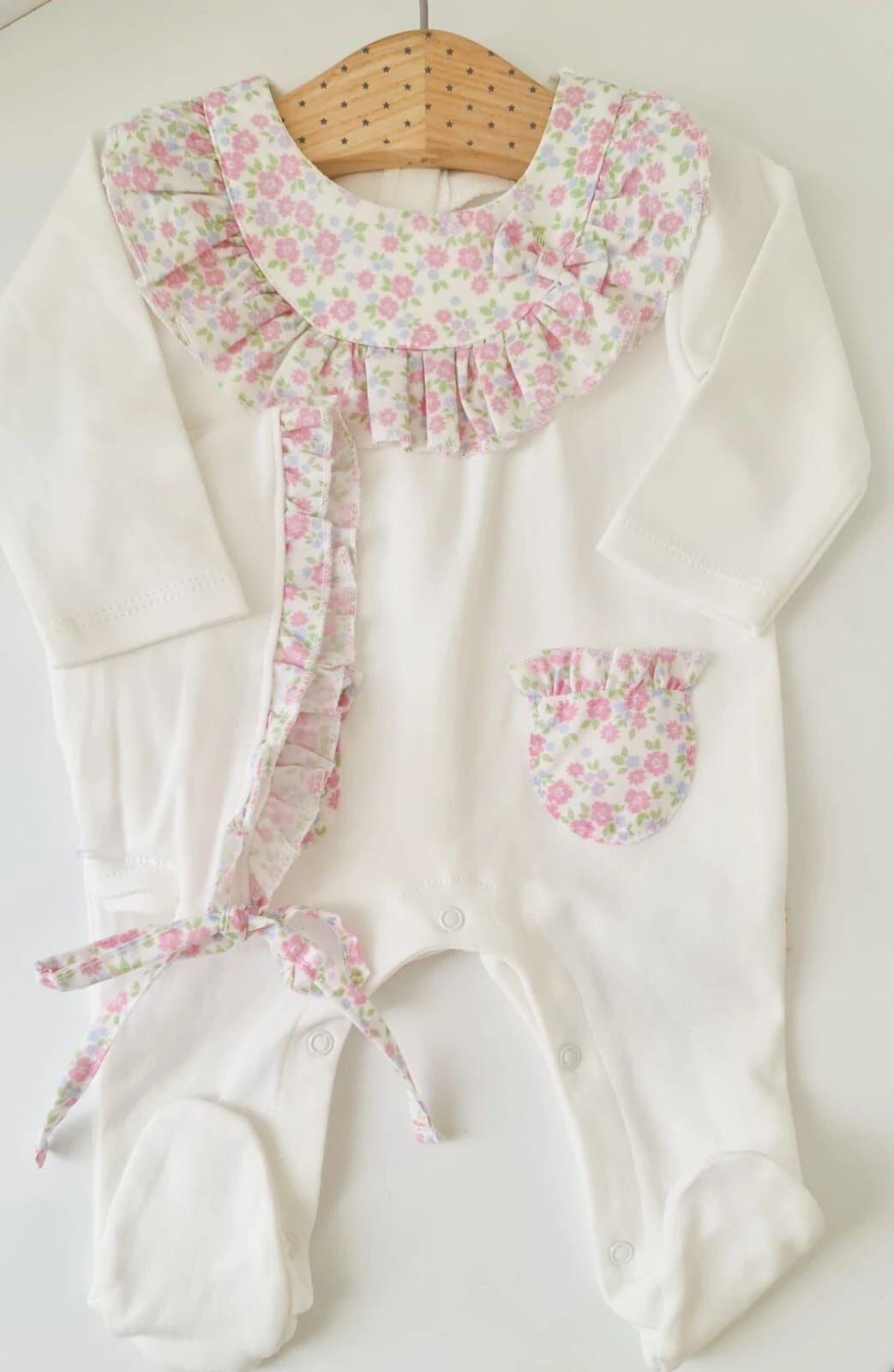 Çiçek Desenli Mevsimlik Ekru Tulum