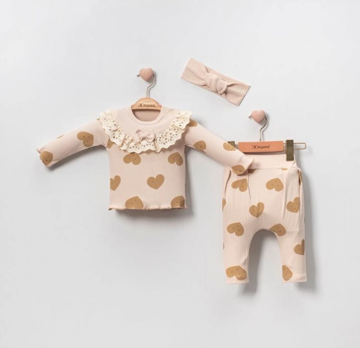 Kalp Desenli Alt-Üst Bebek Takım ve Bandana Set