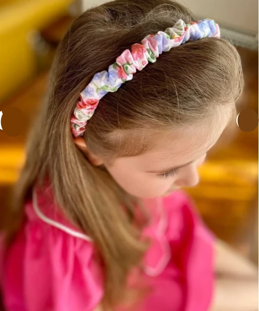 Çiçekli Büzgülü Kiz Çocuk Taç