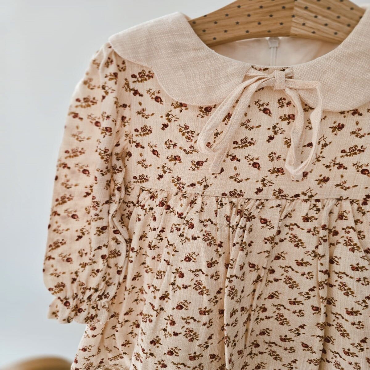 Çıtır Çiçek Desenli Astarlı Bebe Yakalı Kız Bebek Elbisesi