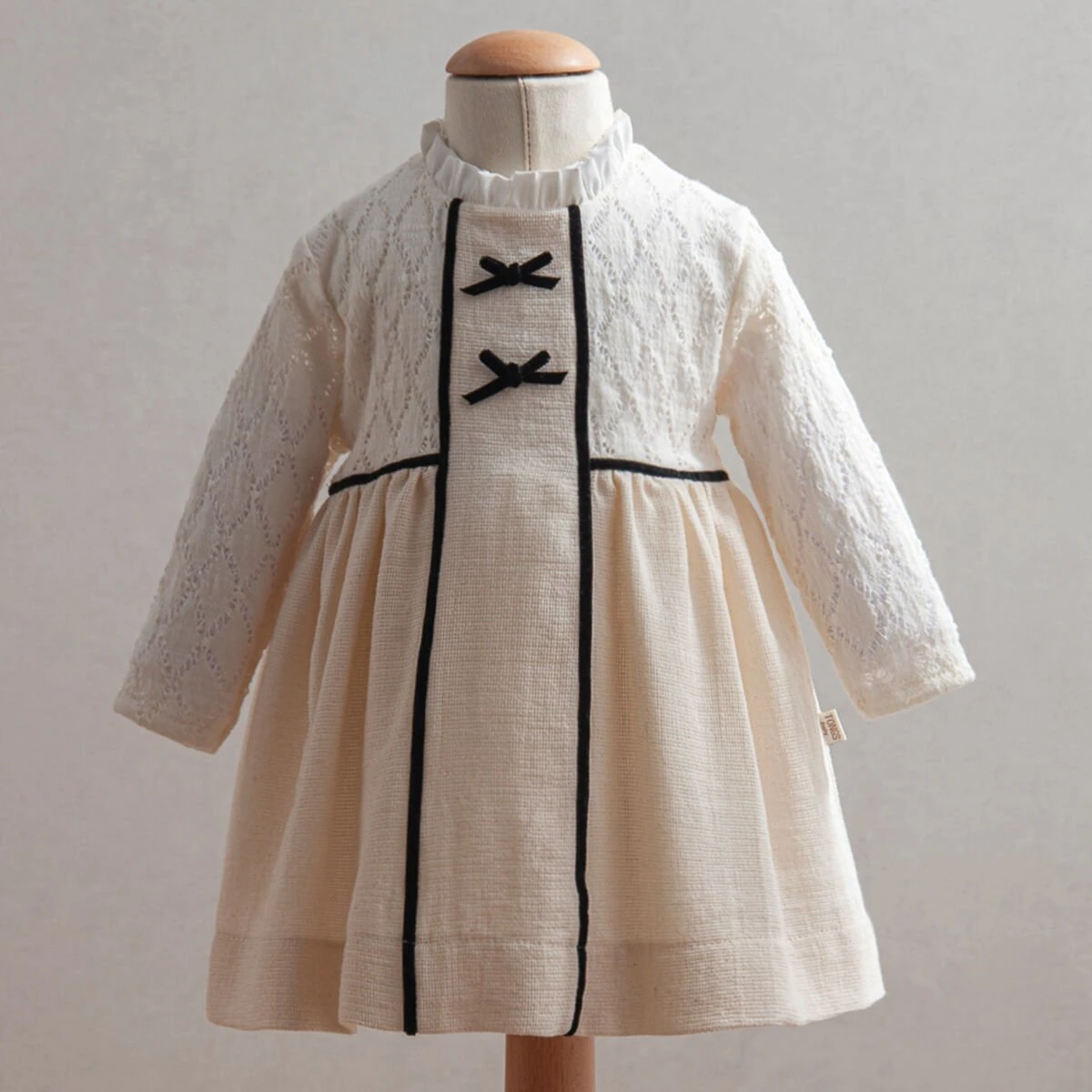 Siyah Fiyonklu Triko Kız Elbise