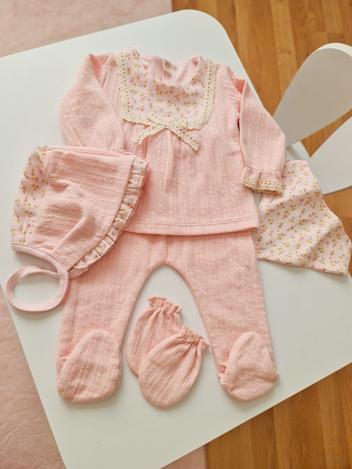 Çiçek Desenli Alt Üst Bebek Takım