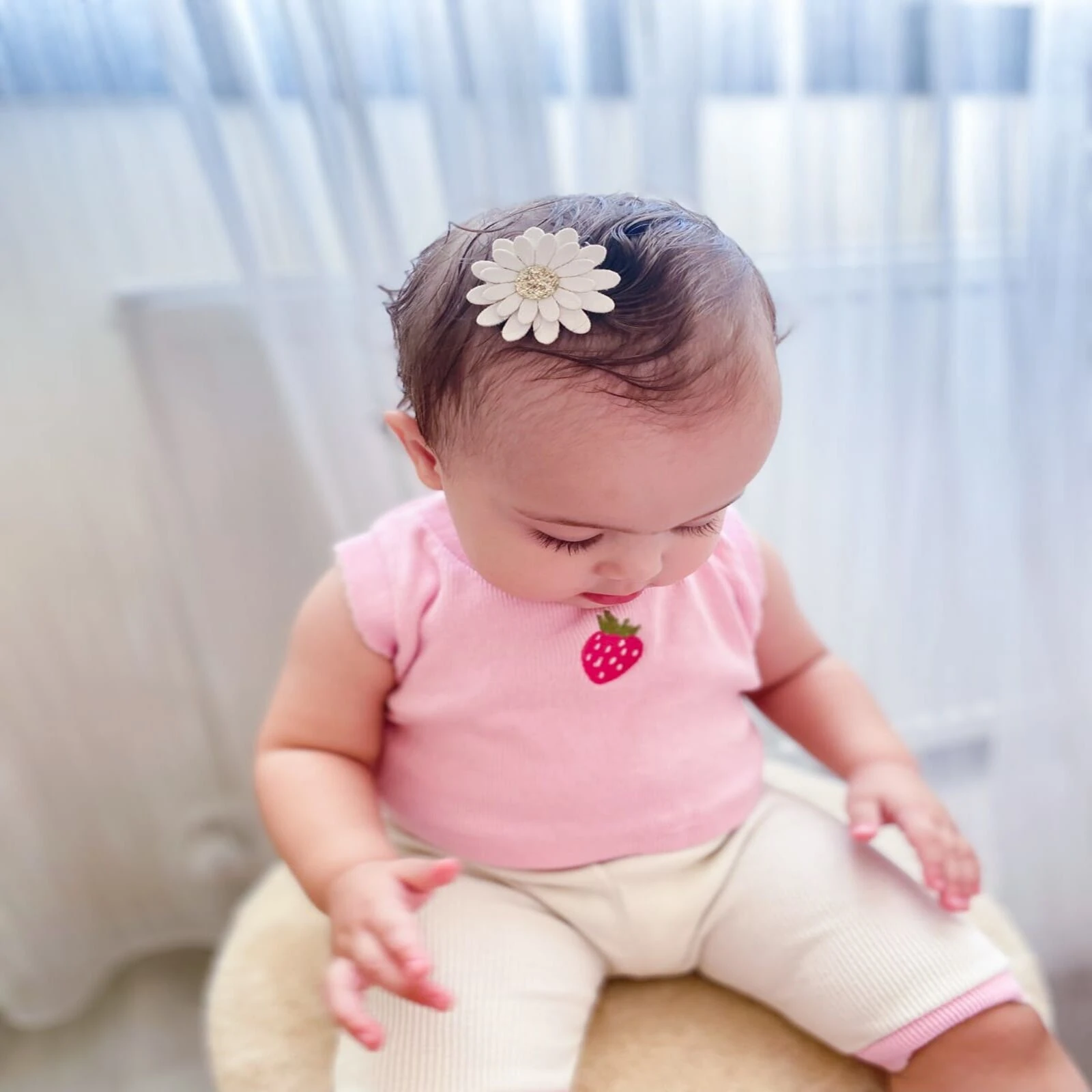 Glitter Beyaz İki Katlı Papatya Az Saçlı Bebek Tokası